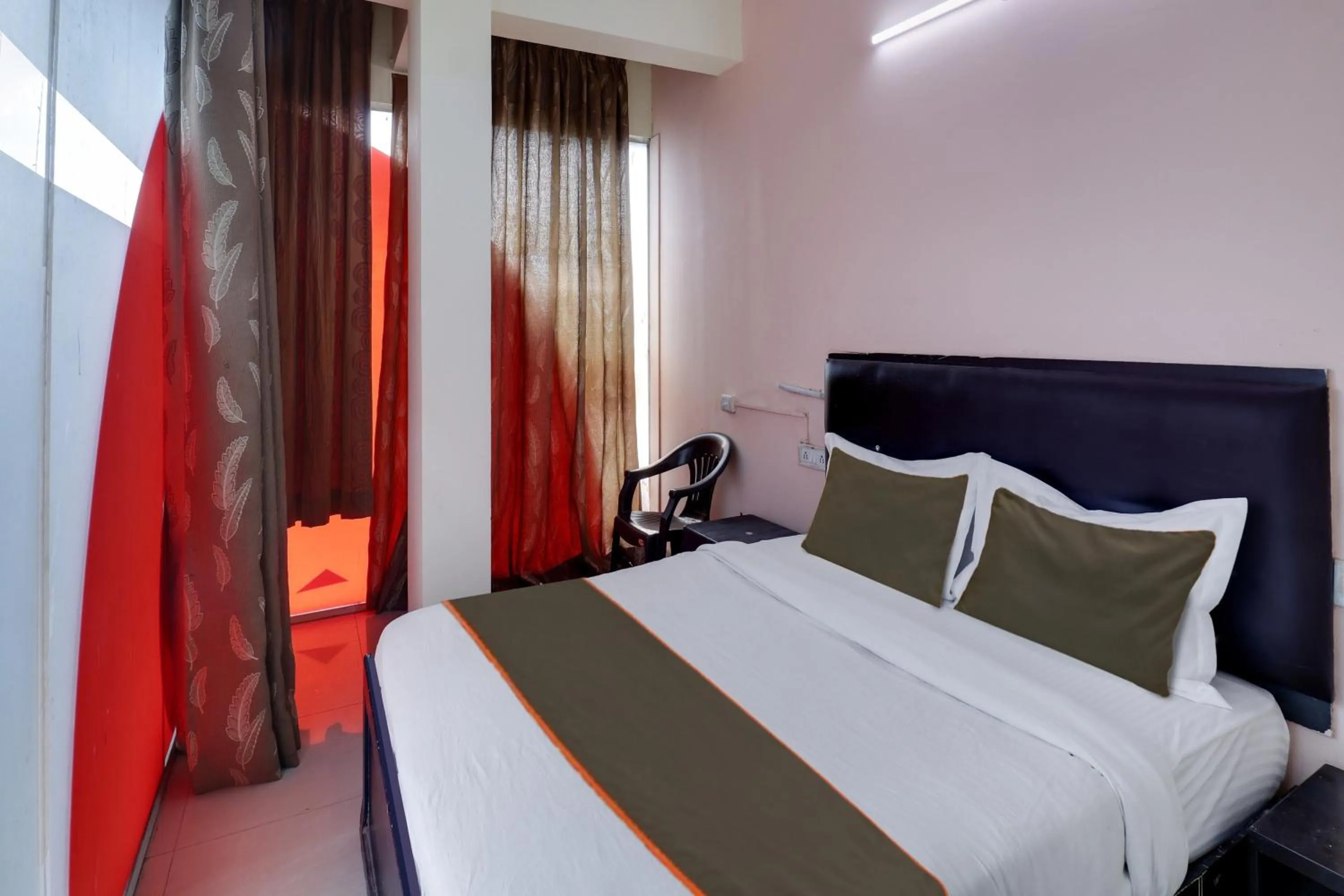 Bedroom, Bed in Hotel O Royal Galaxy