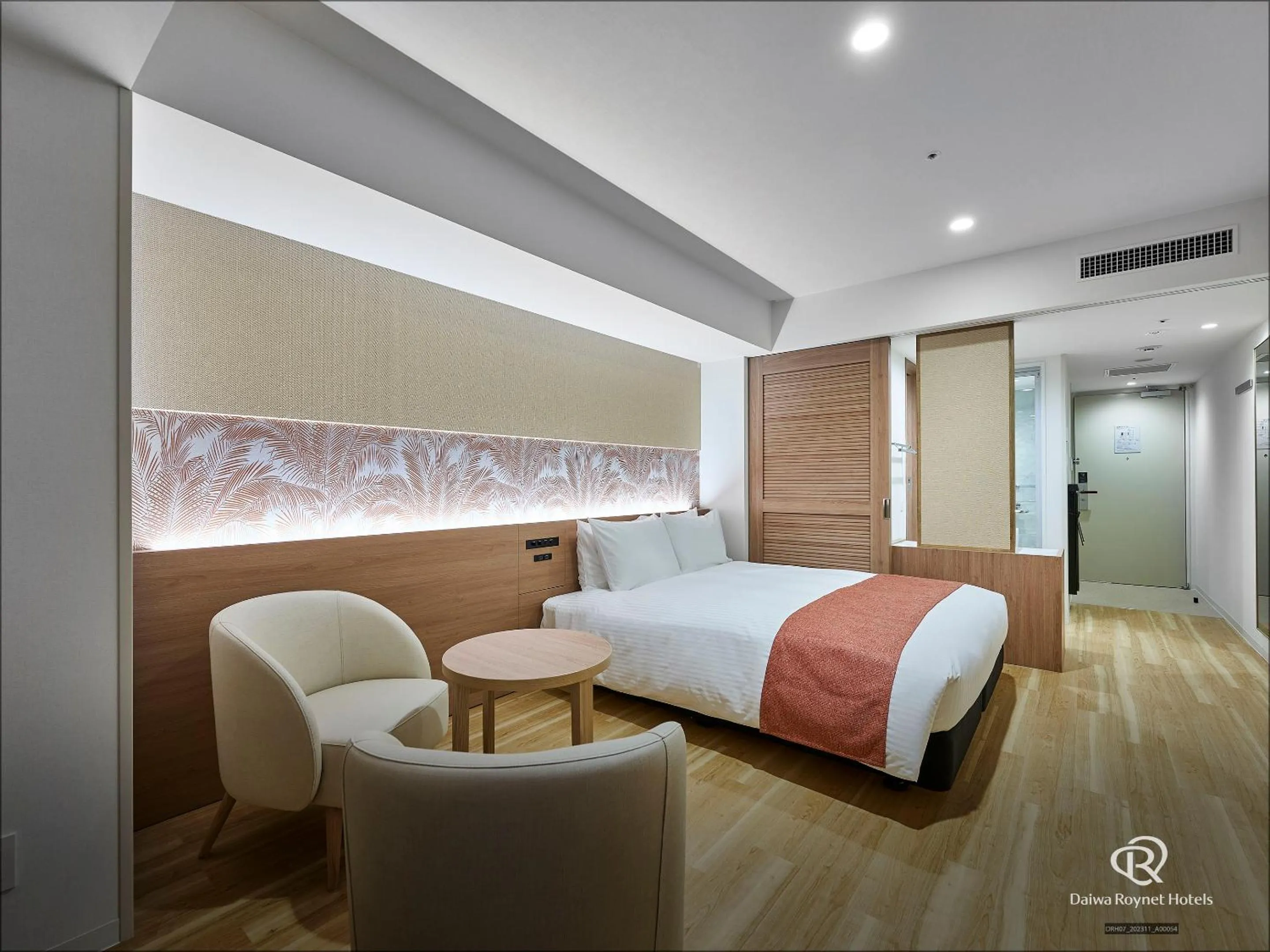 Photo of the whole room, Bed in Daiwa Roynet Hotel NAHA-OMOROMACHI PREMIER