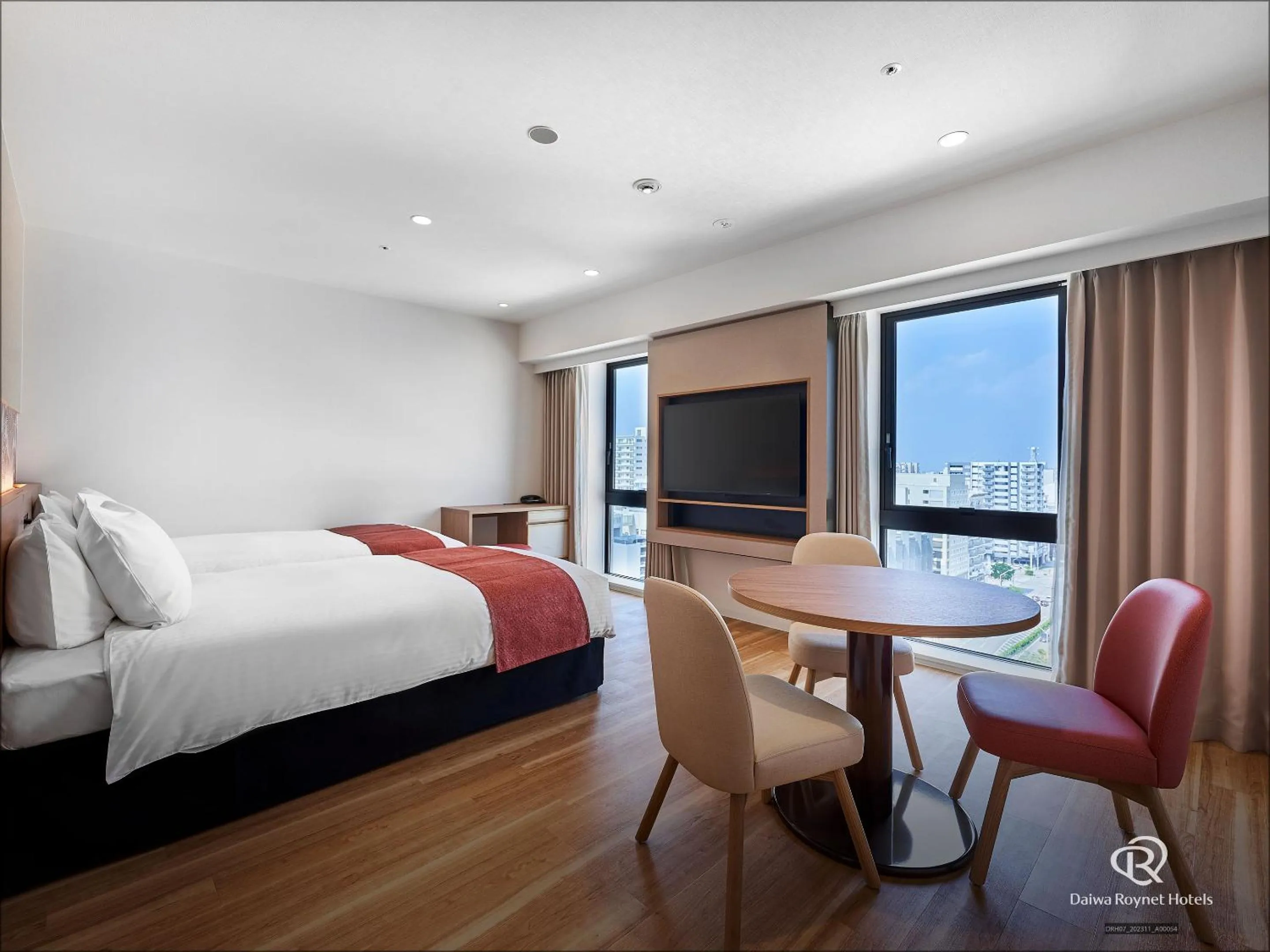 Bathroom, Bed in Daiwa Roynet Hotel NAHA-OMOROMACHI PREMIER