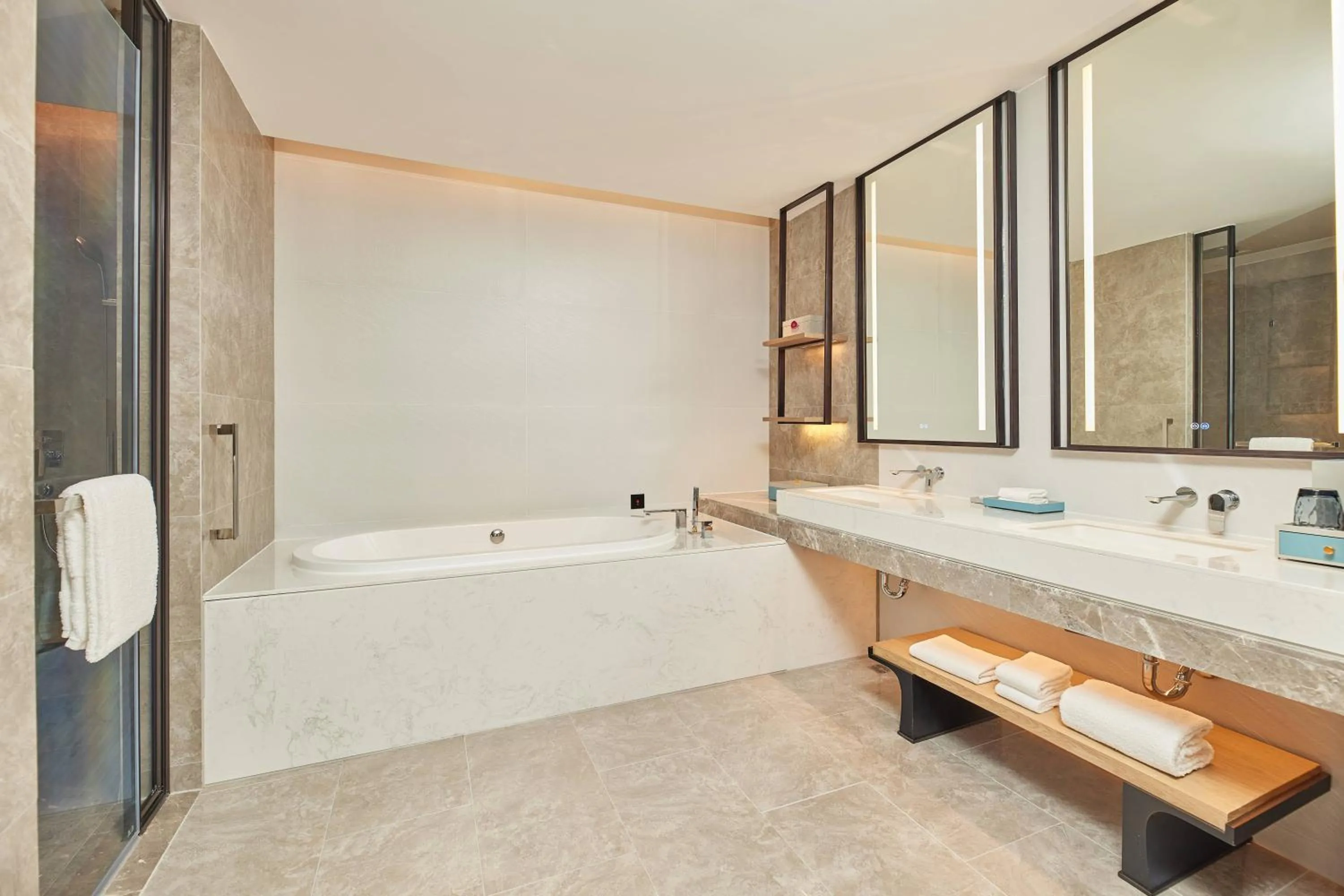 Toilet in Delta Hotels by Marriott Jiuzhaigou