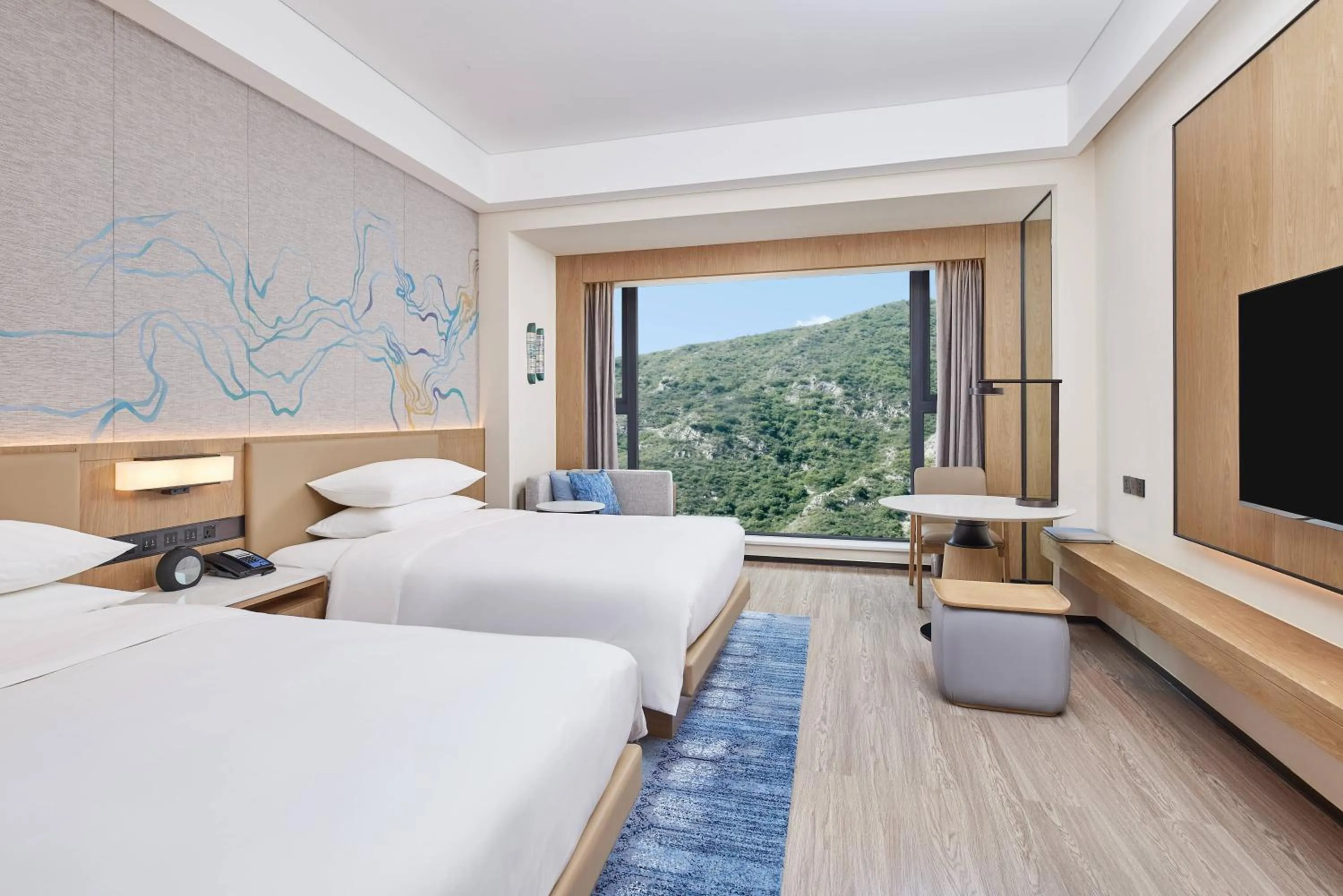 Photo of the whole room, Bed in Delta Hotels by Marriott Jiuzhaigou