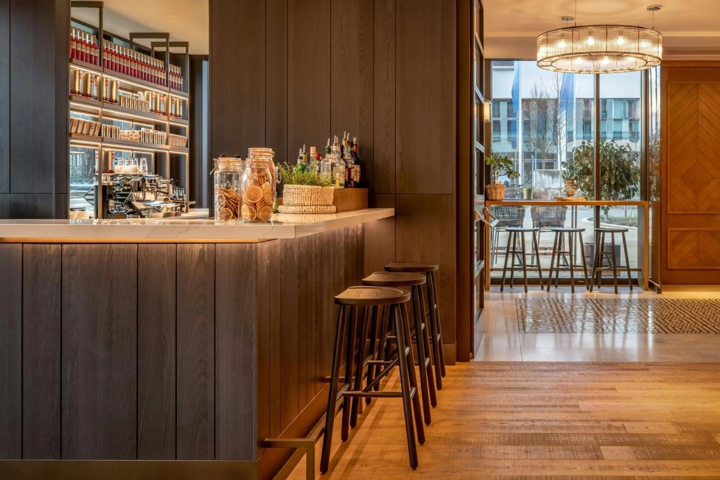 Lounge or bar in Munich Marriott Hotel City West