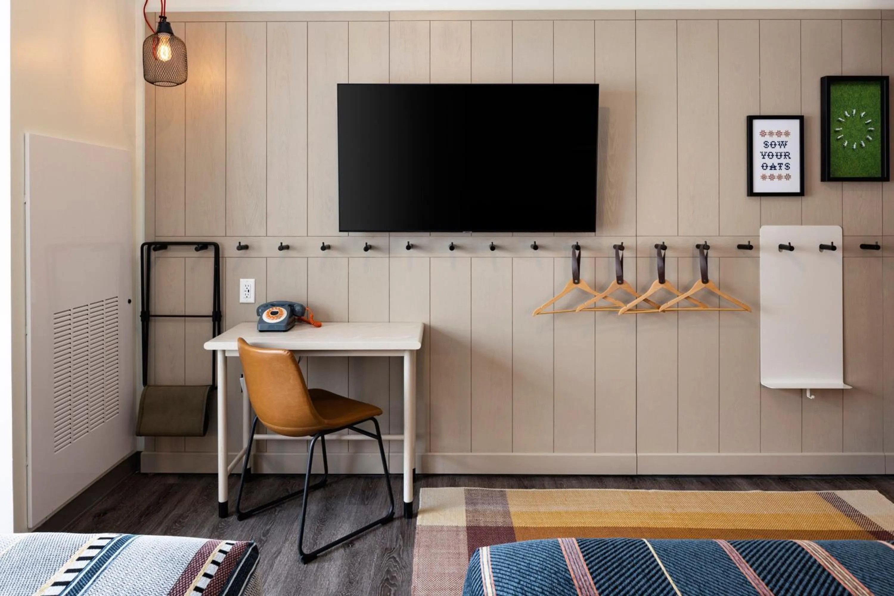 Photo of the whole room, Bed in Moxy Omaha Downtown