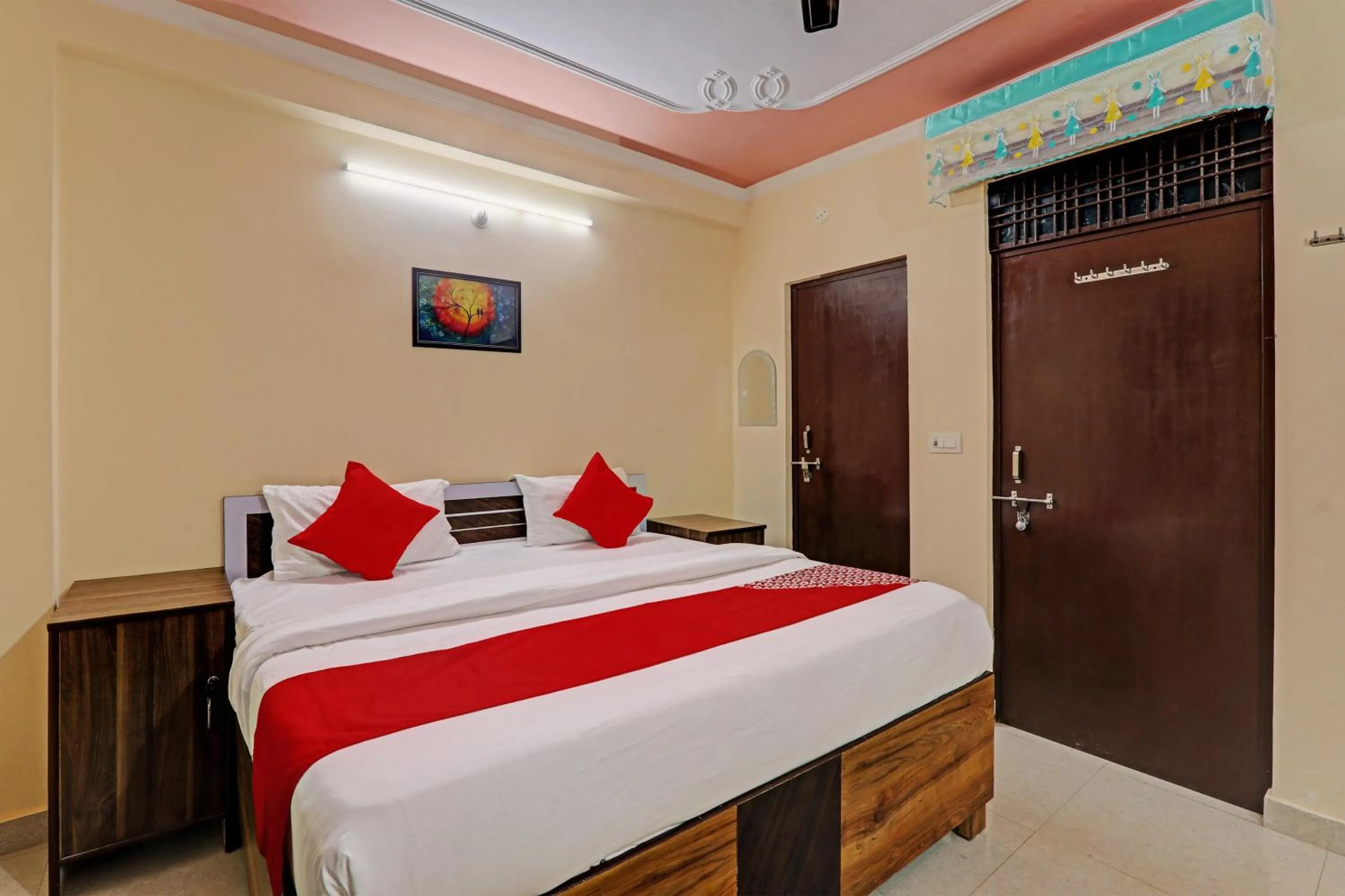 Bedroom in Hotel O Fort INN