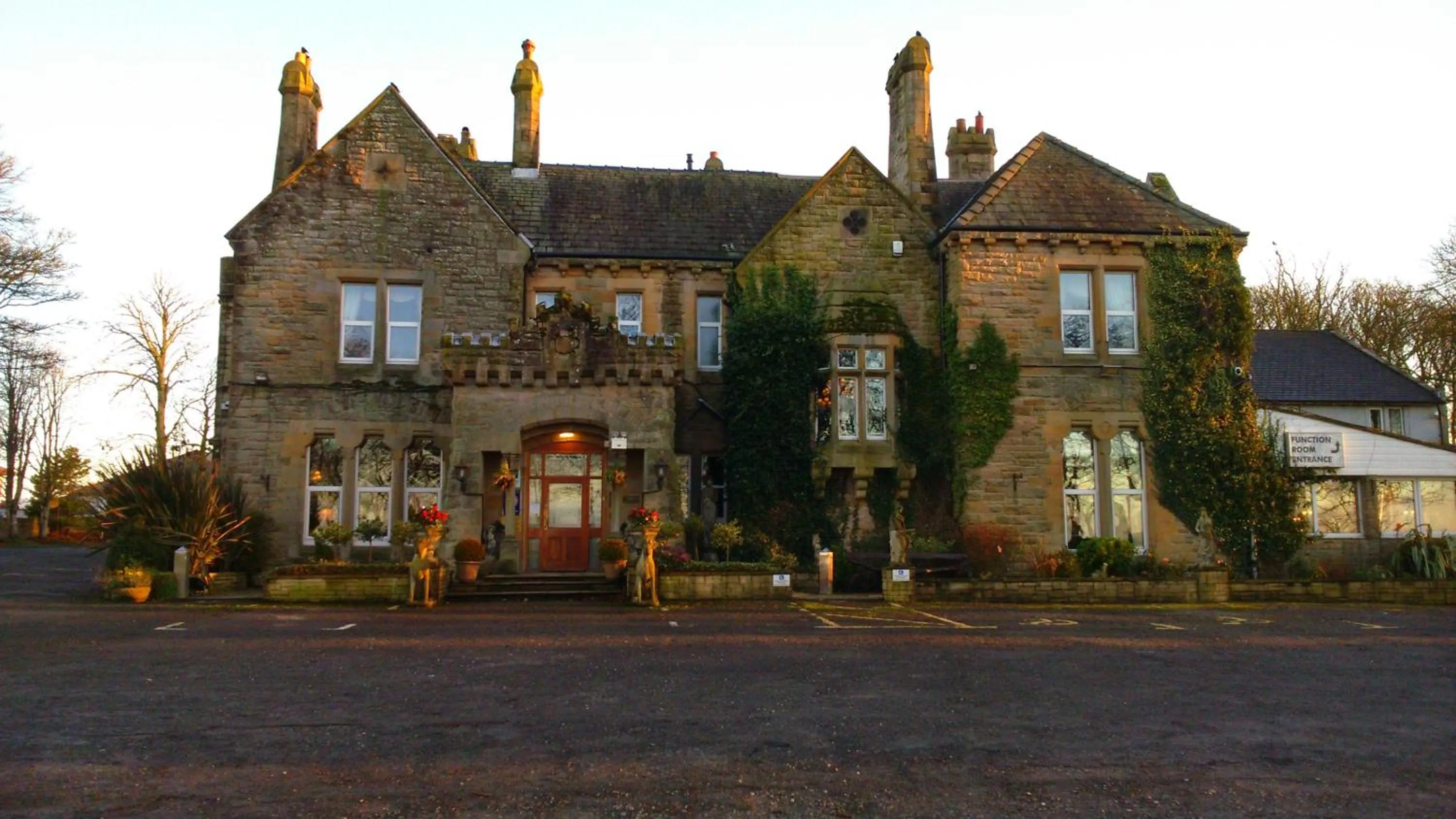 Hunday Manor Country House Hotel