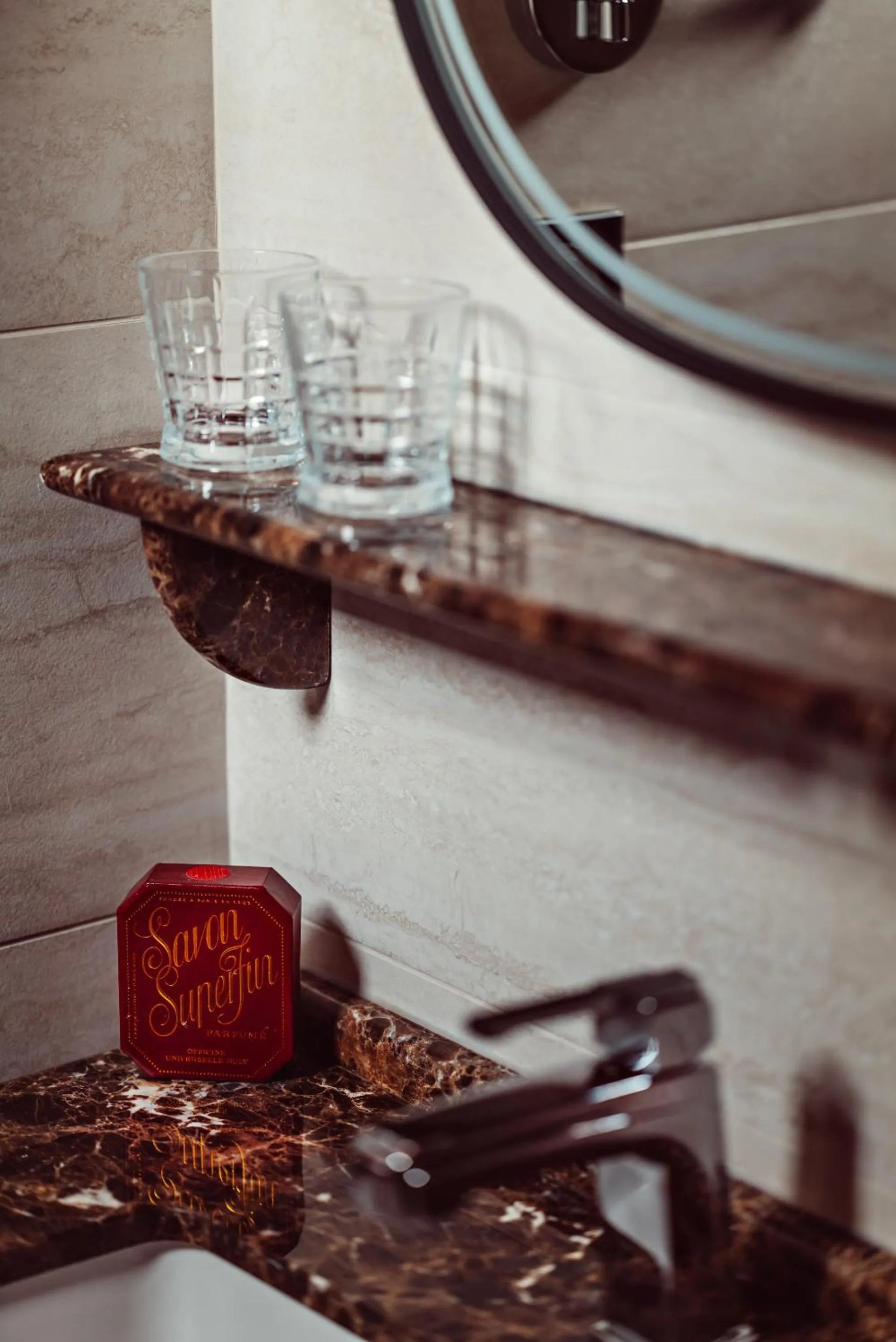 Other in 1.75 Paris La Trêve