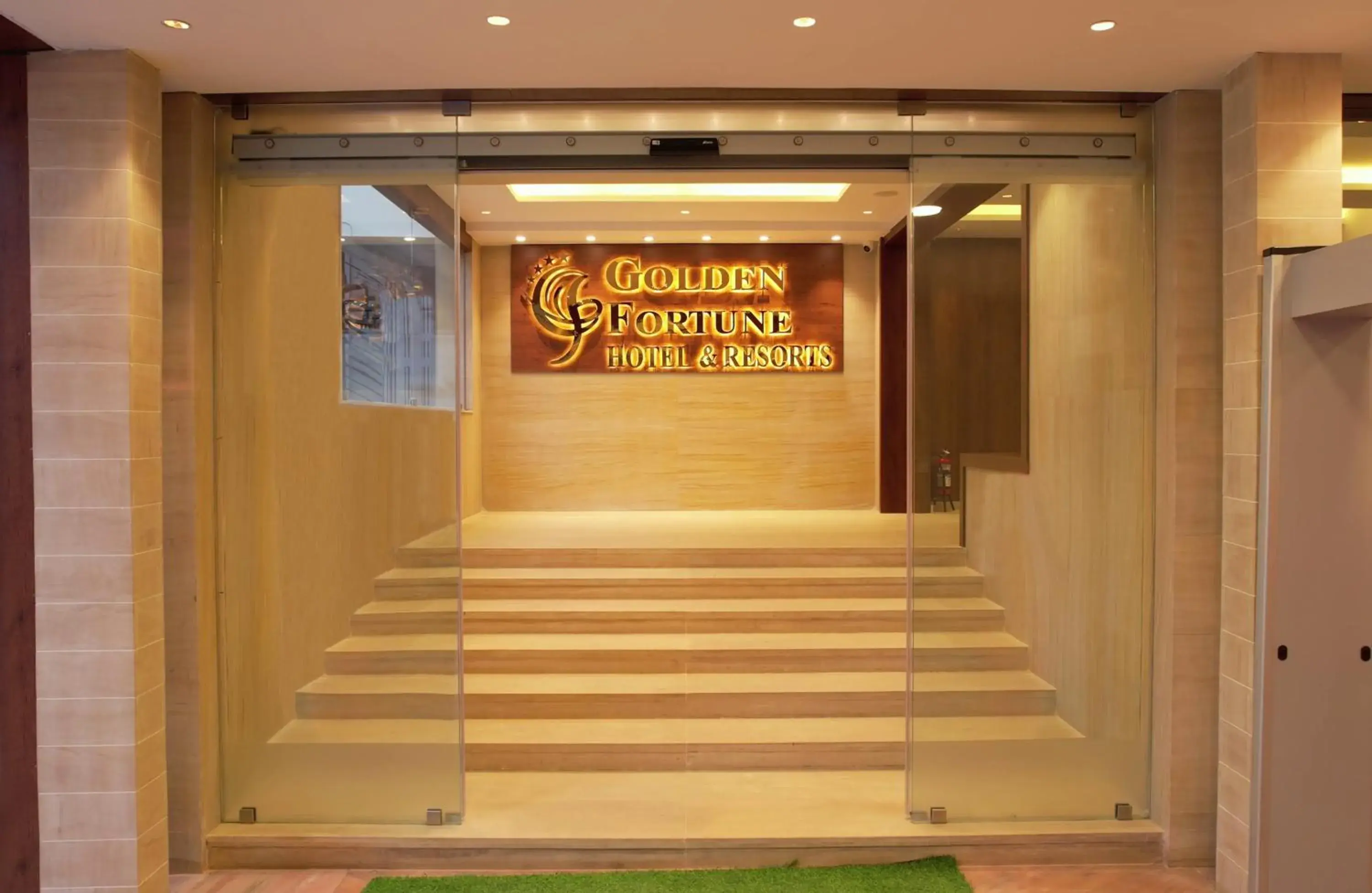 Facade/entrance in Golden Fortune Inn Hotel Facade/entrance in Golden Fortune Inn Hotel