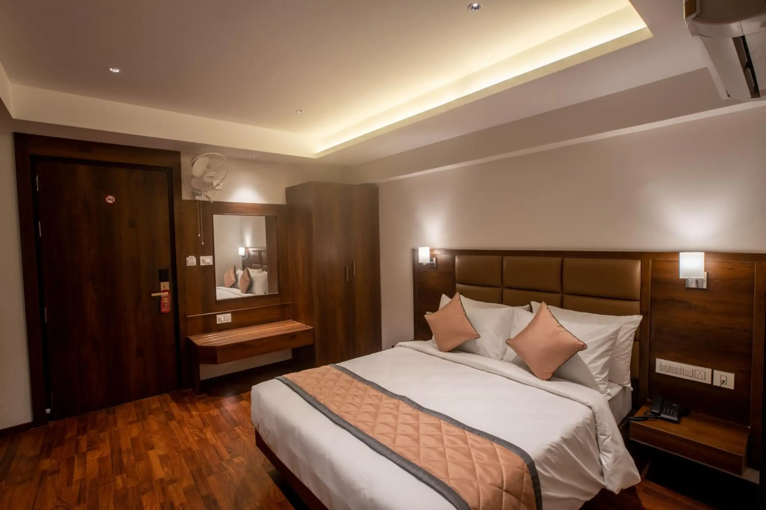 Photo of the whole room, Bed in Golden Fortune Inn Hotel Photo of the whole room, Bed in Golden Fortune Inn Hotel