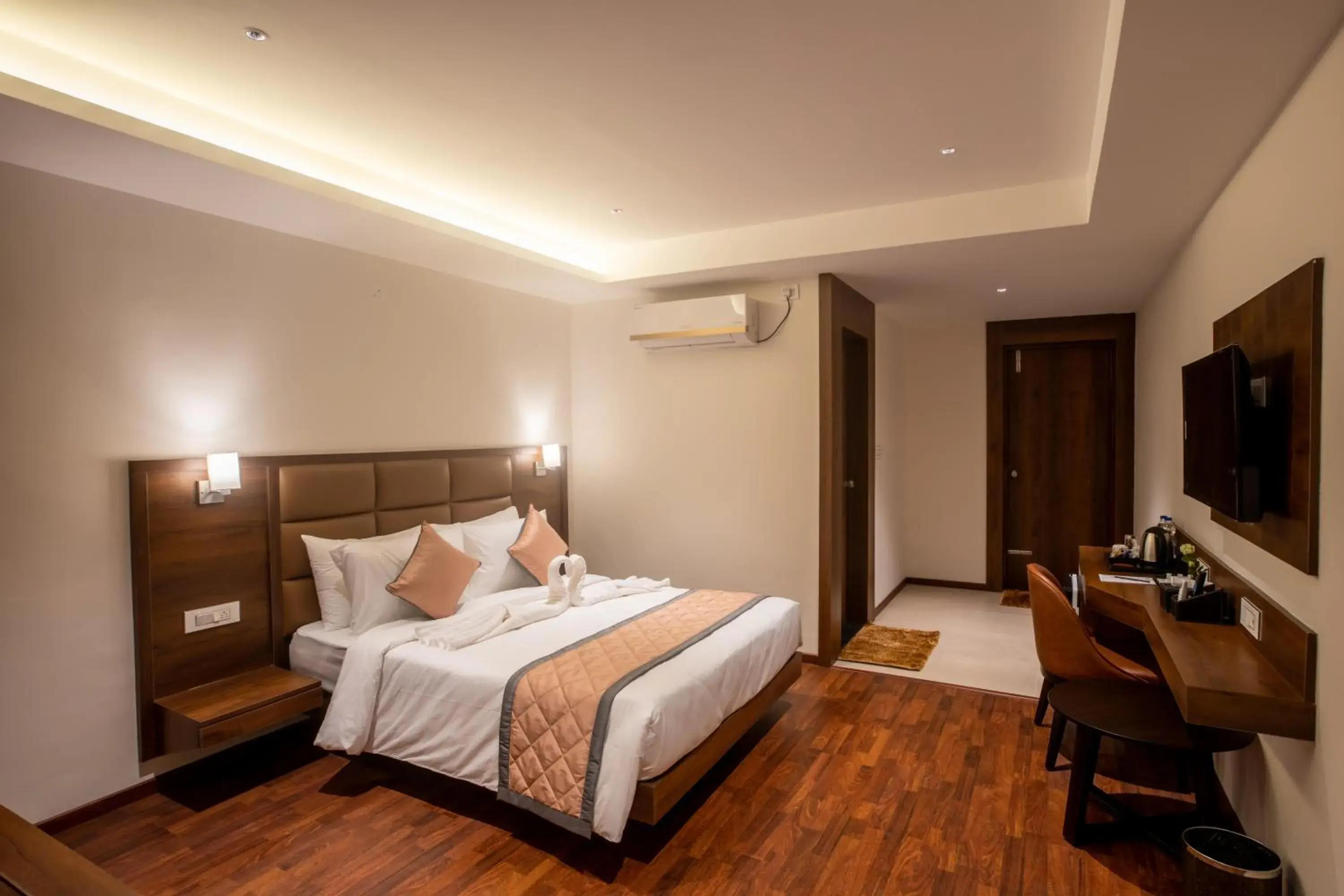 Photo of the whole room, Bed in Golden Fortune Inn Hotel Photo of the whole room, Bed in Golden Fortune Inn Hotel