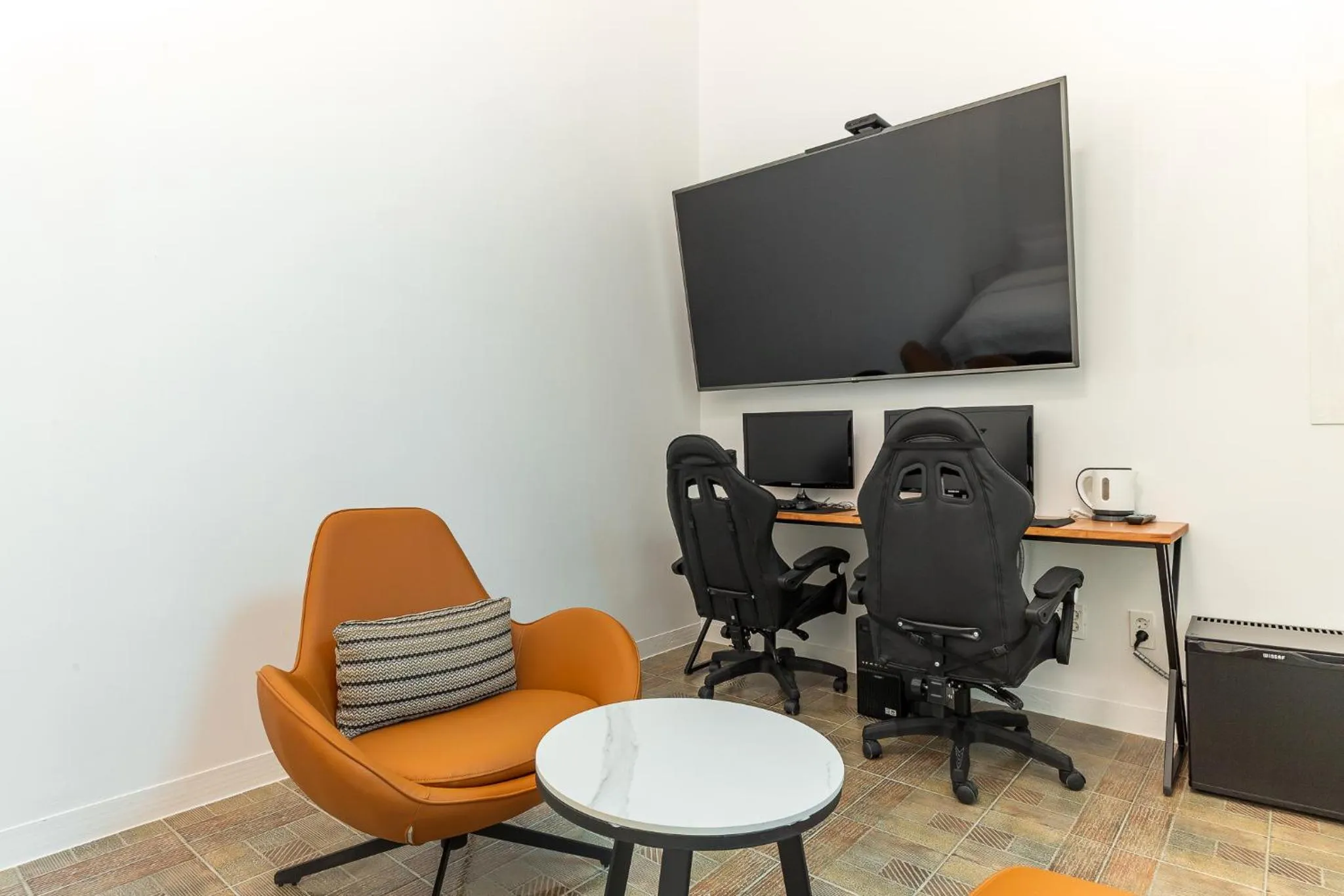 TV and multimedia in Eumseong Hotel Luem