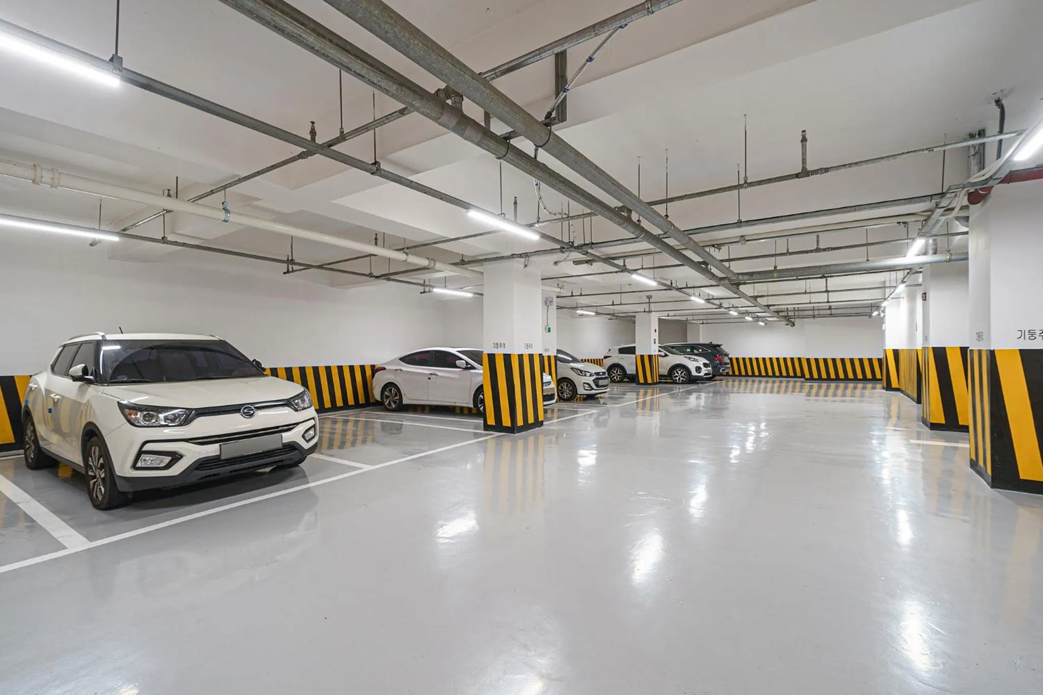 Parking in Eumseong Hotel Luem