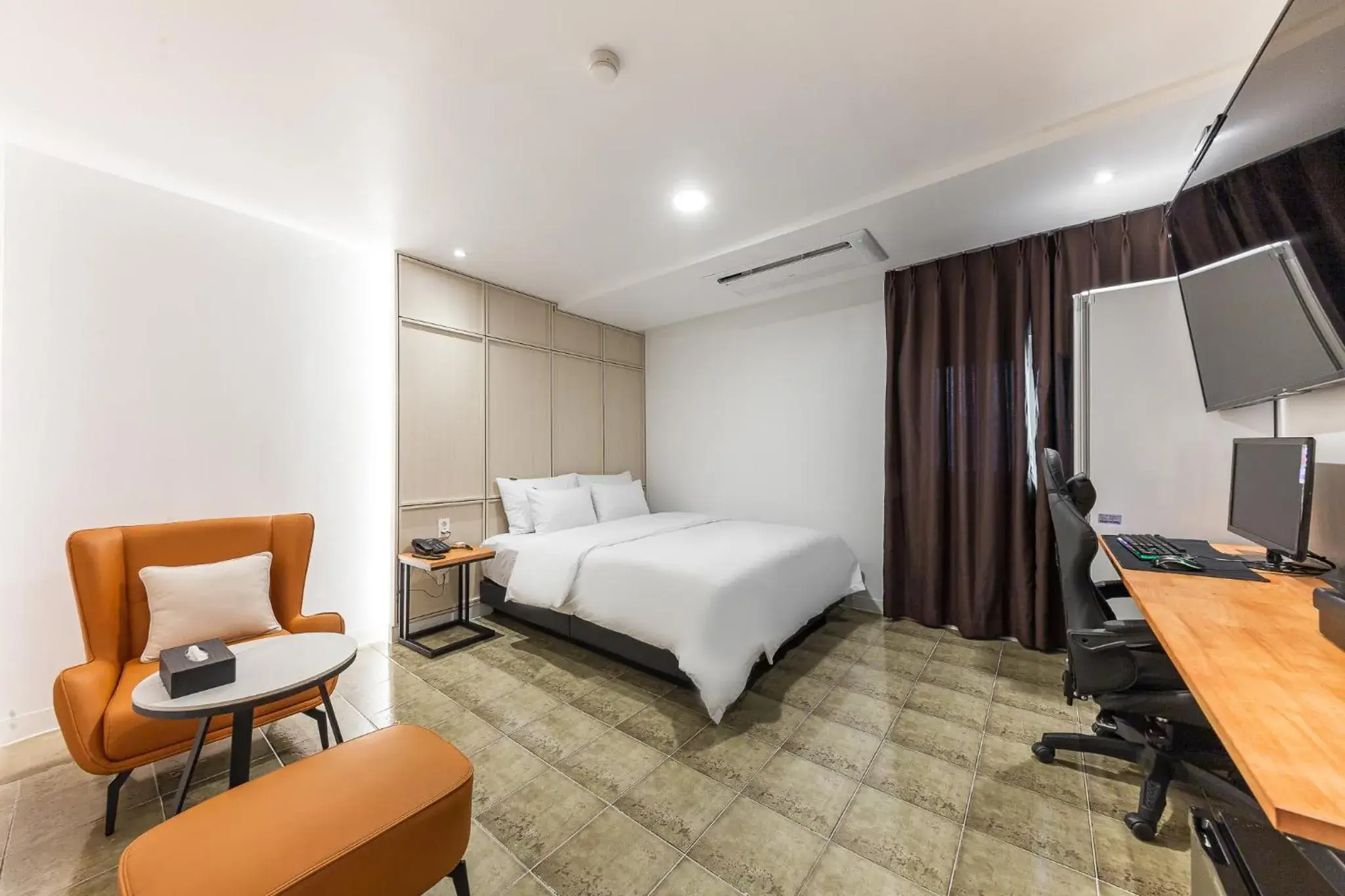 Deluxe Double Room in Eumseong Hotel Luem Deluxe Double Room in Eumseong Hotel Luem