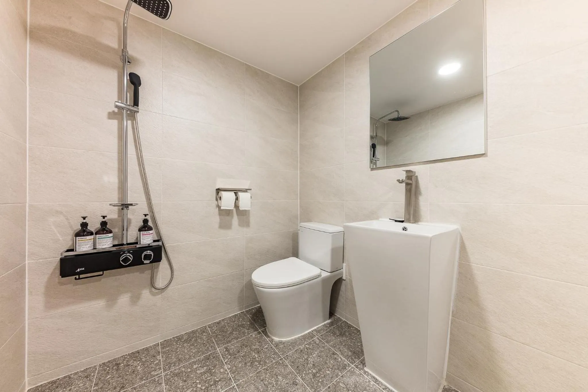 Shower in Eumseong Hotel Luem