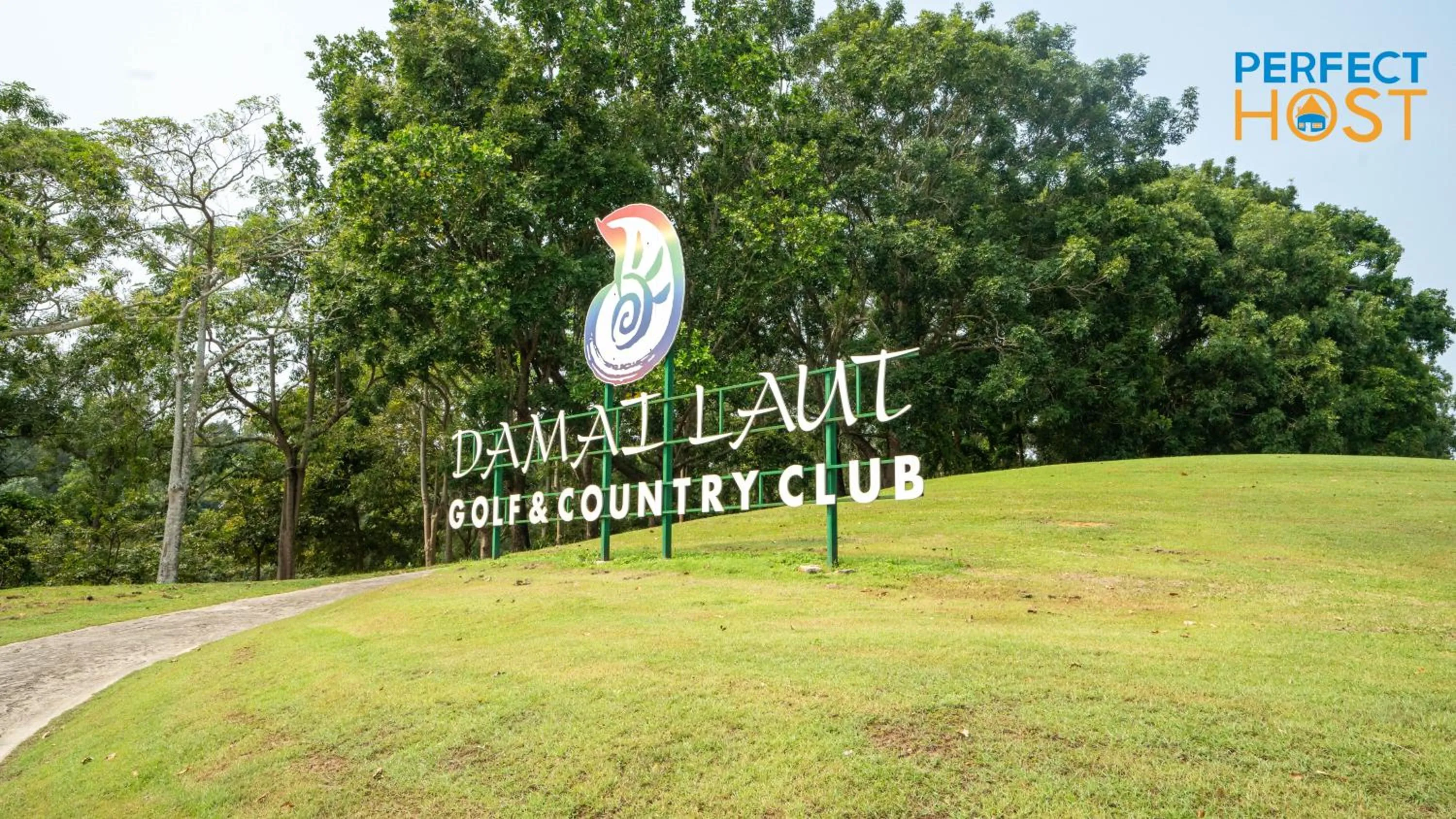 Golfcourse in Damai Laut Escape by Perfect Host