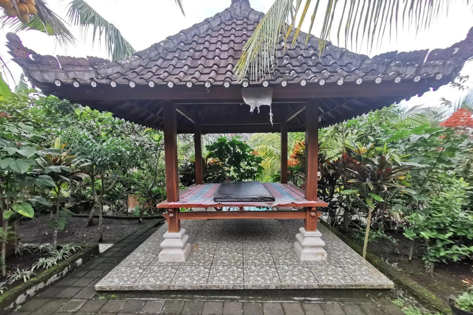 Seating area in TwoSpaces Living at Balian Green Lagoon
