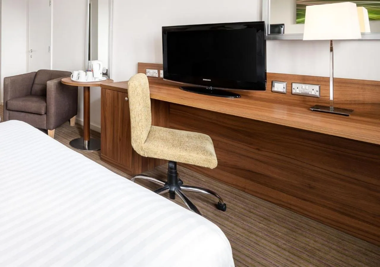 Bed in Holiday Inn Lincoln by IHG