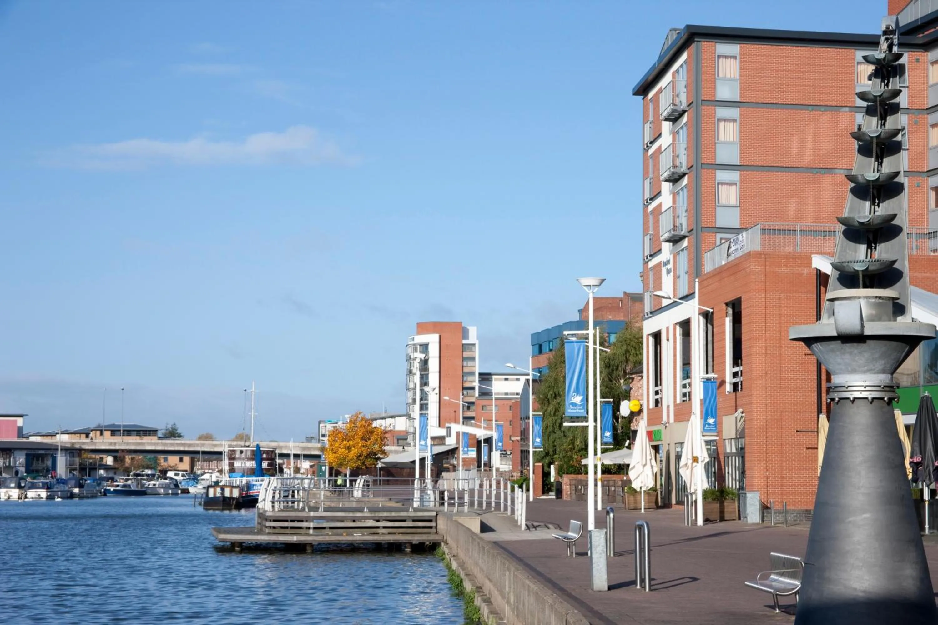 Property building in Holiday Inn Lincoln by IHG