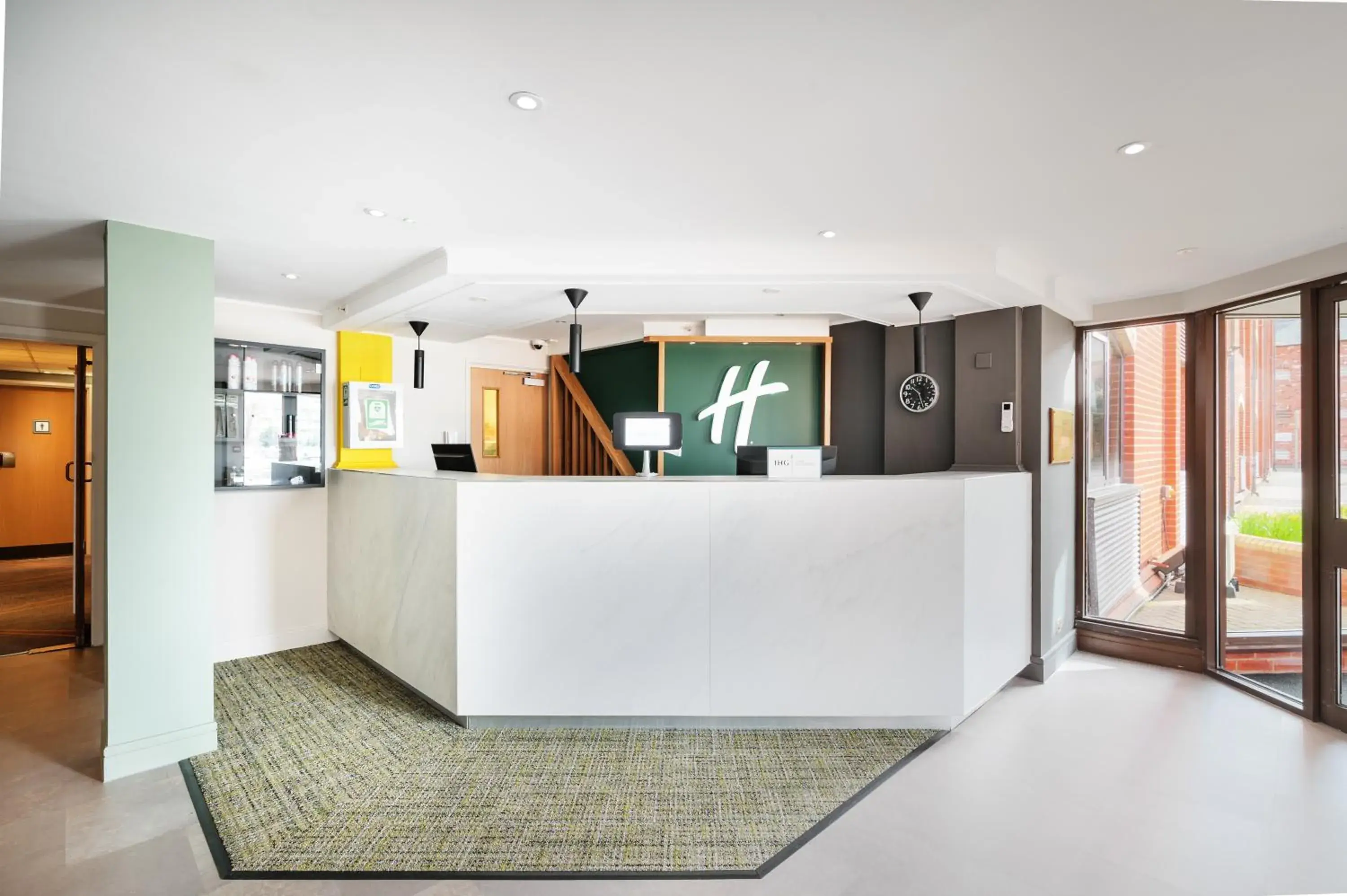 Facade/entrance in Holiday Inn Lincoln by IHG Facade/entrance in Holiday Inn Lincoln by IHG