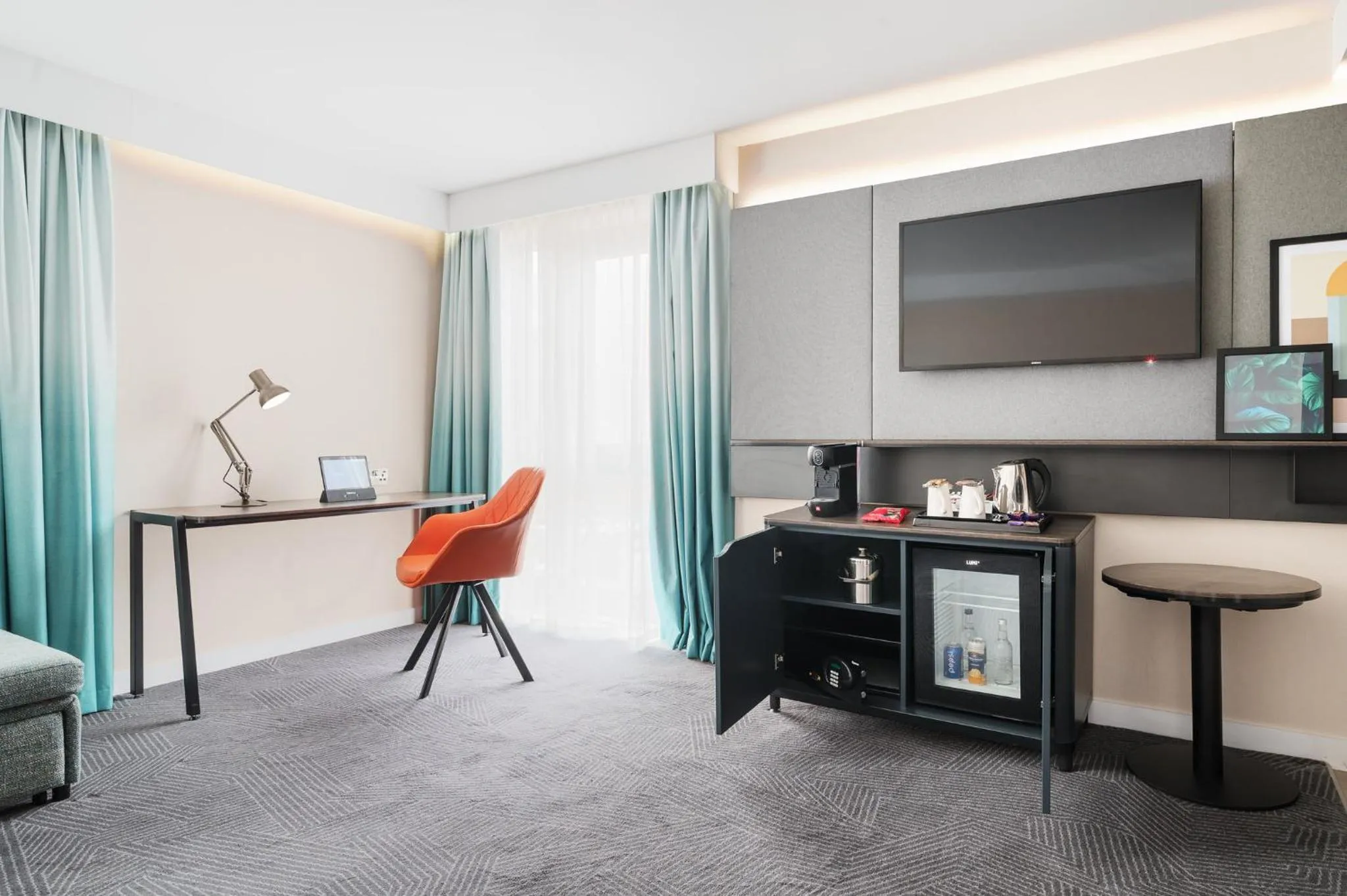 Photo of the whole room in Holiday Inn Lincoln by IHG