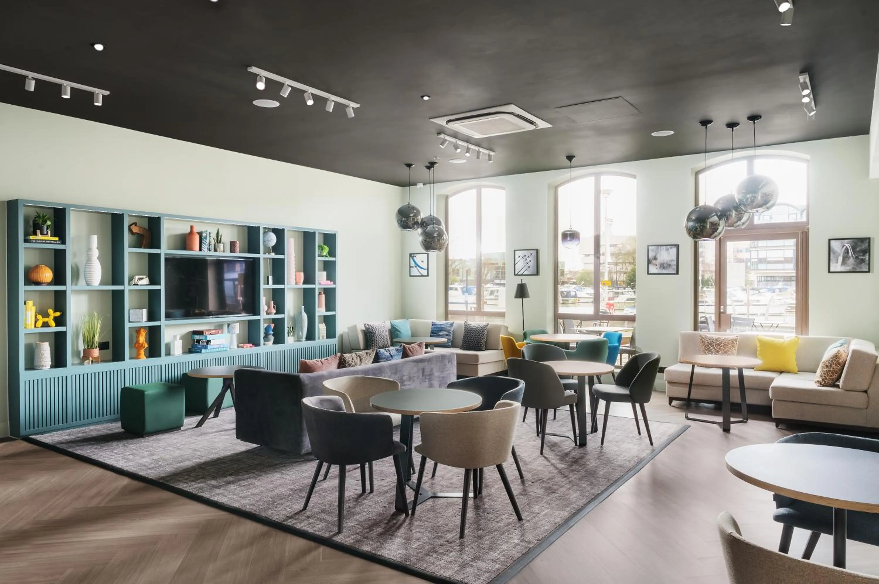 Restaurant/places to eat in Holiday Inn Lincoln by IHG