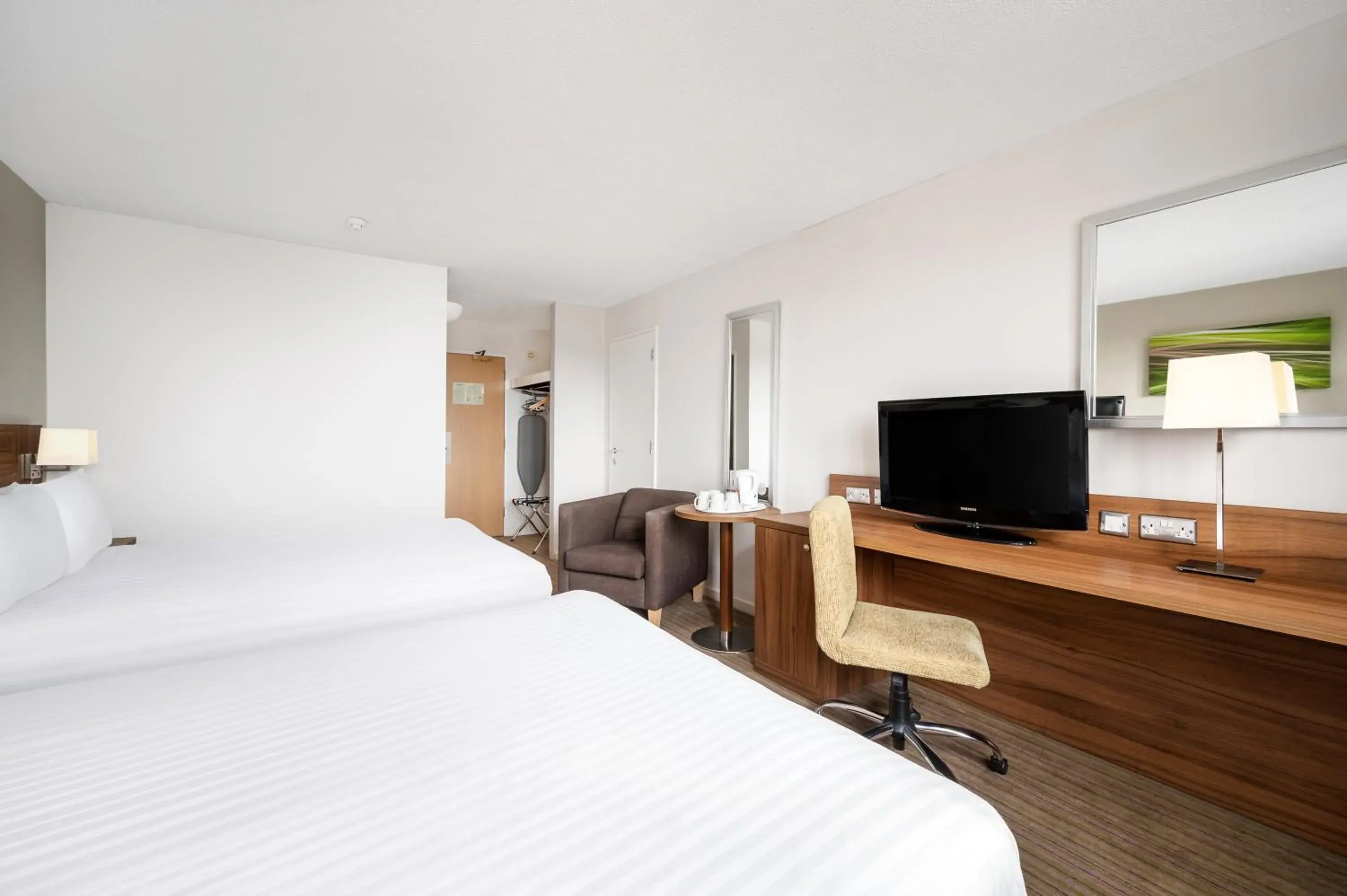 Bed in Holiday Inn Lincoln by IHG Bed in Holiday Inn Lincoln by IHG