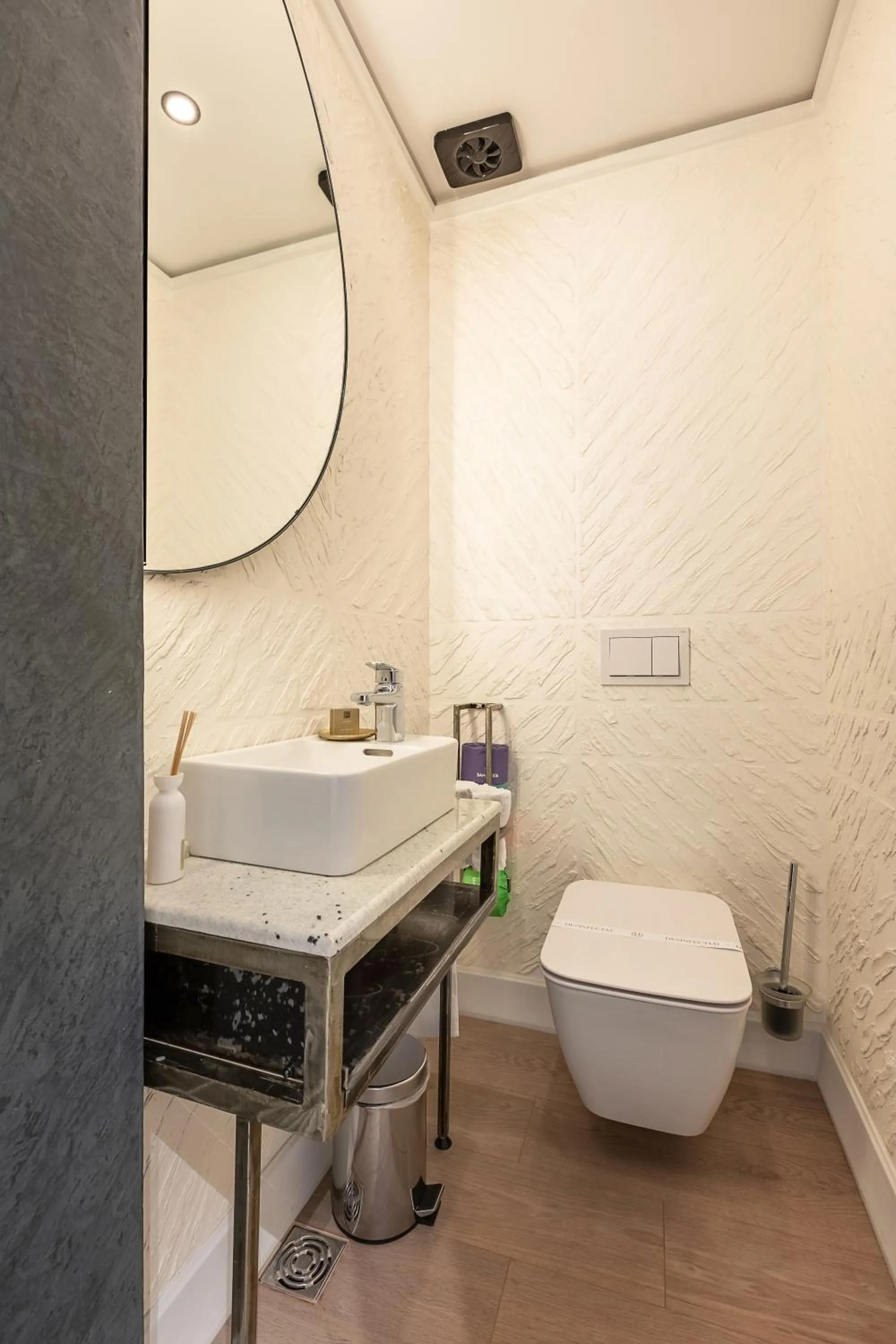 Toilet in Rosetti One