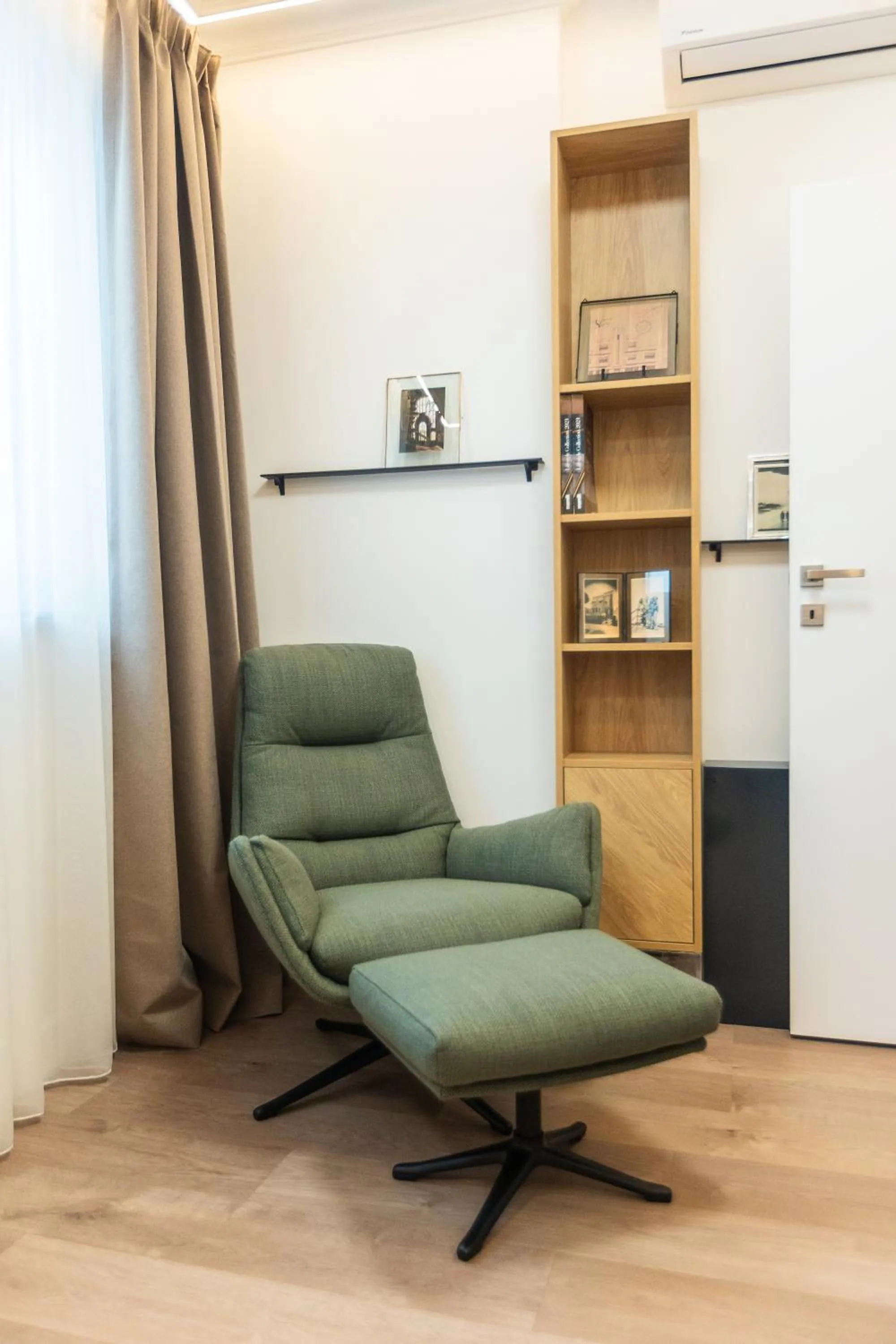 Seating area in Rosetti One