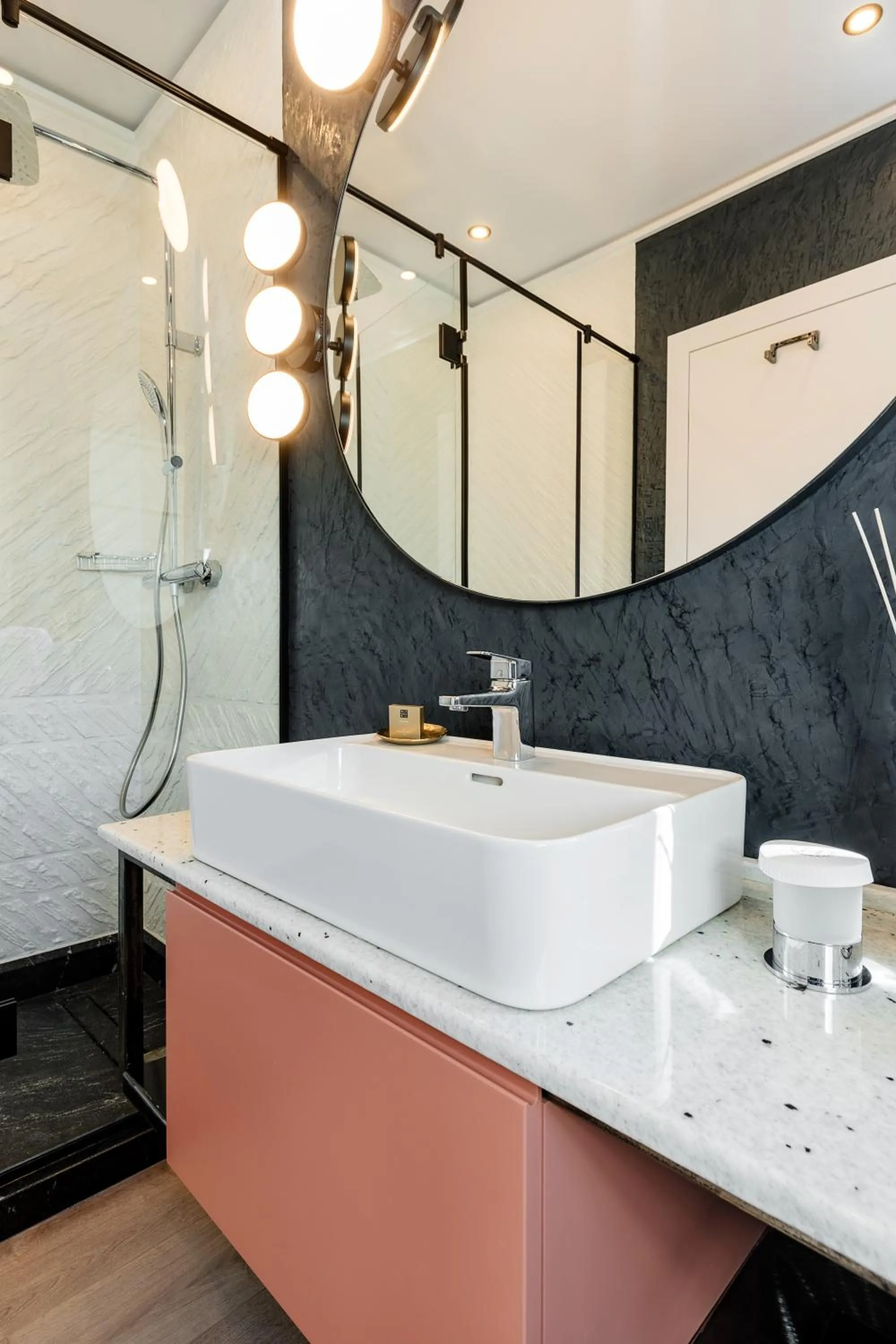 Shower in Rosetti One