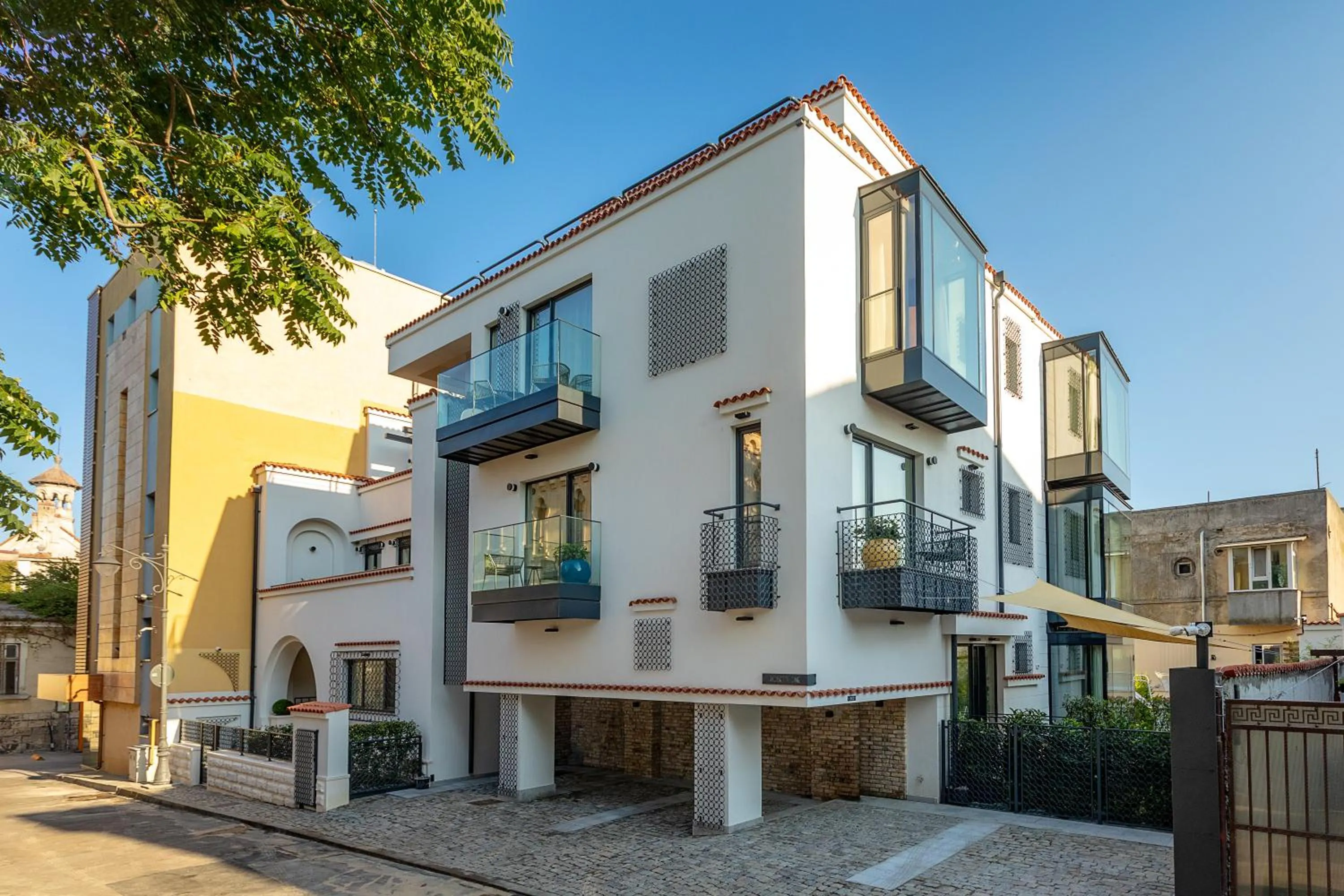 Property building in Rosetti One