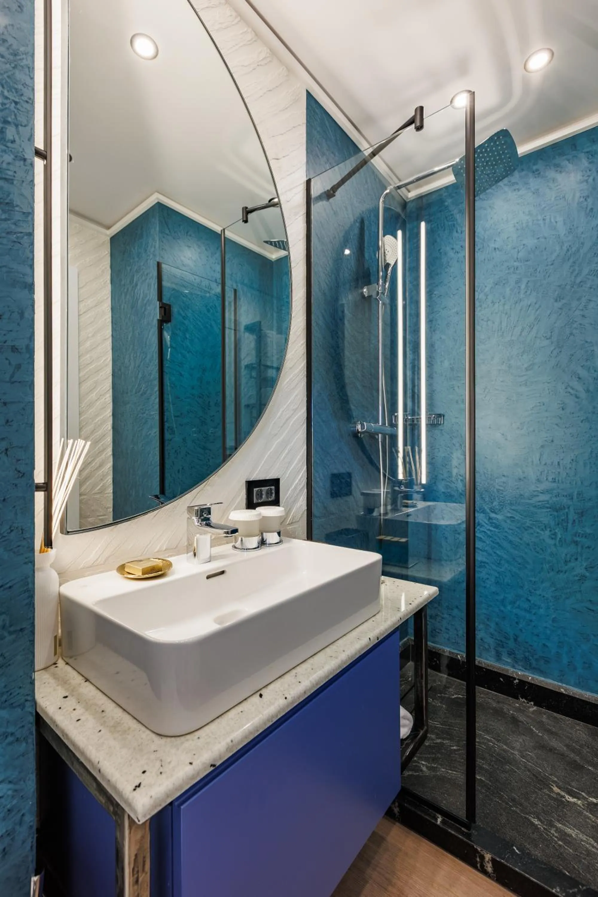 Shower in Rosetti One