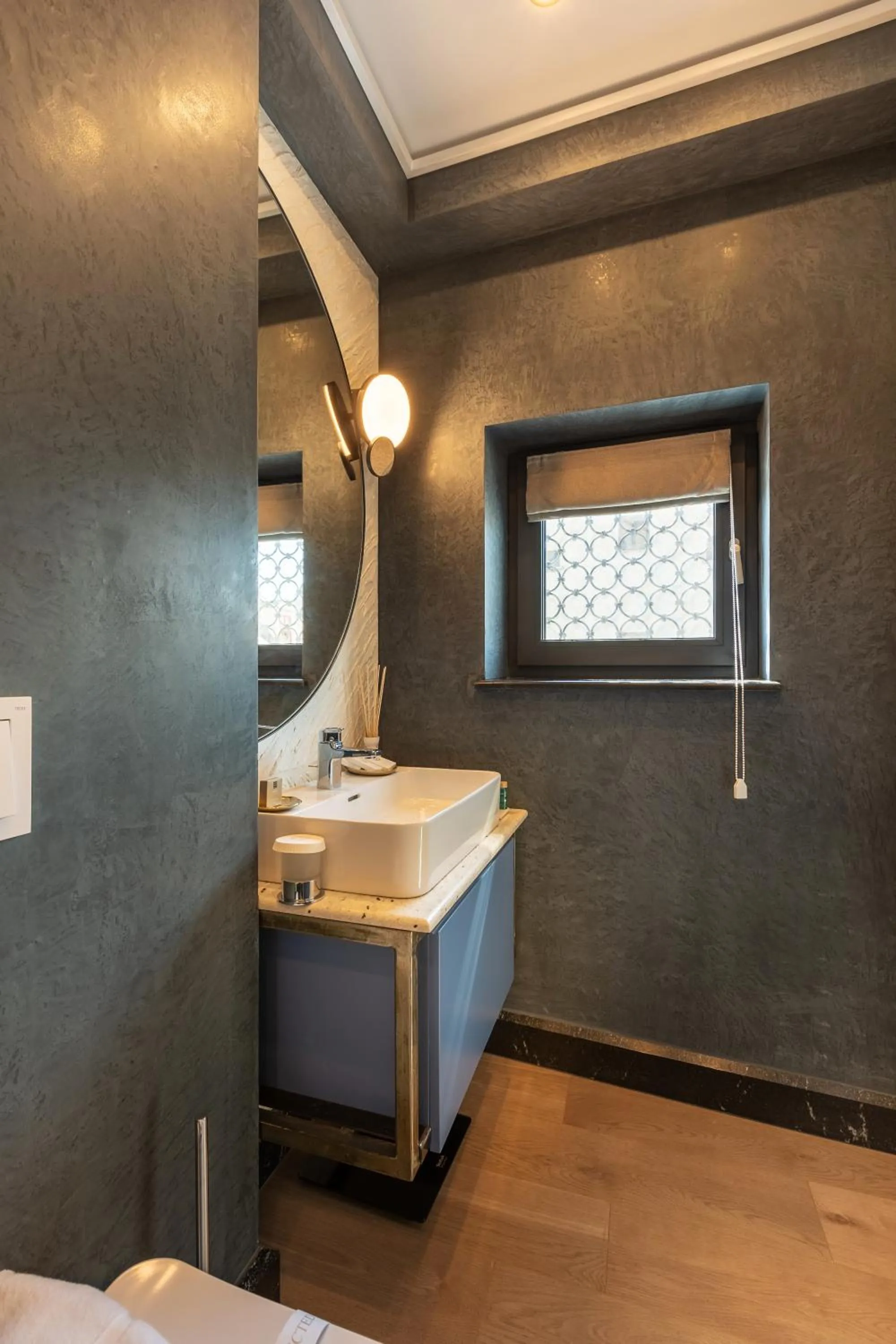 Bathroom in Rosetti One