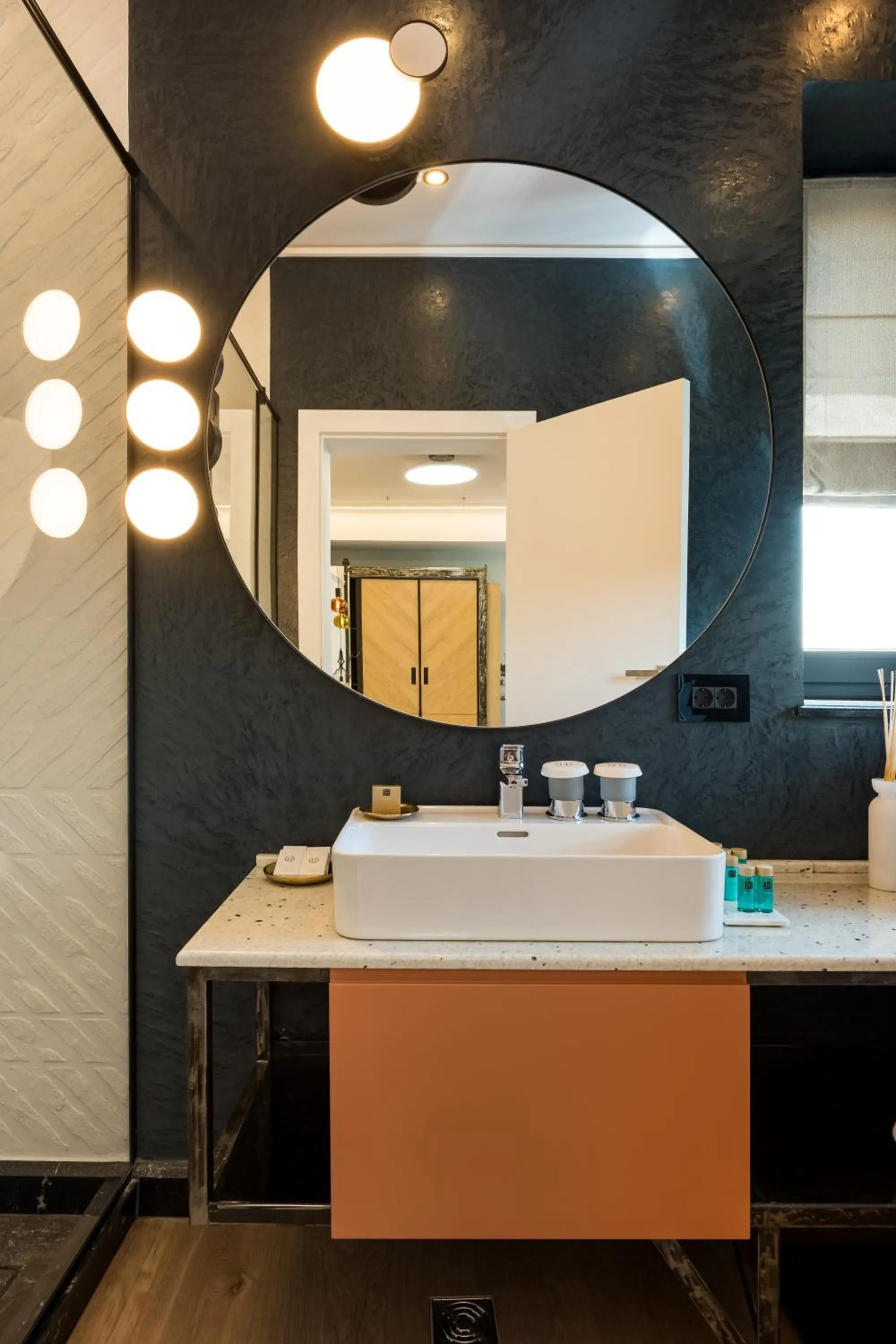 Bathroom in Rosetti One