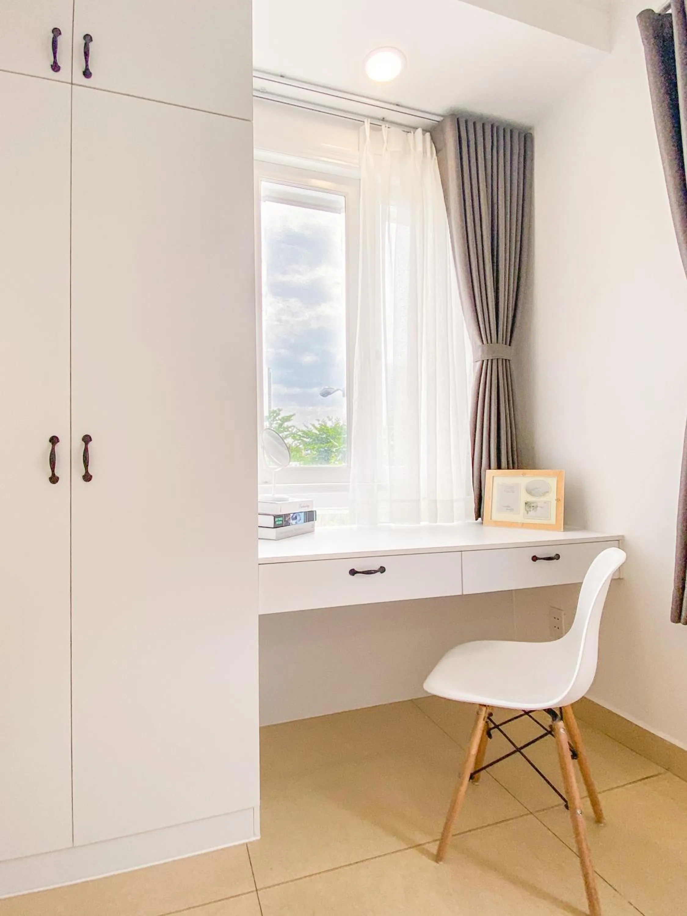 hair dresser in Zeus Living - Room in Villas An Phu