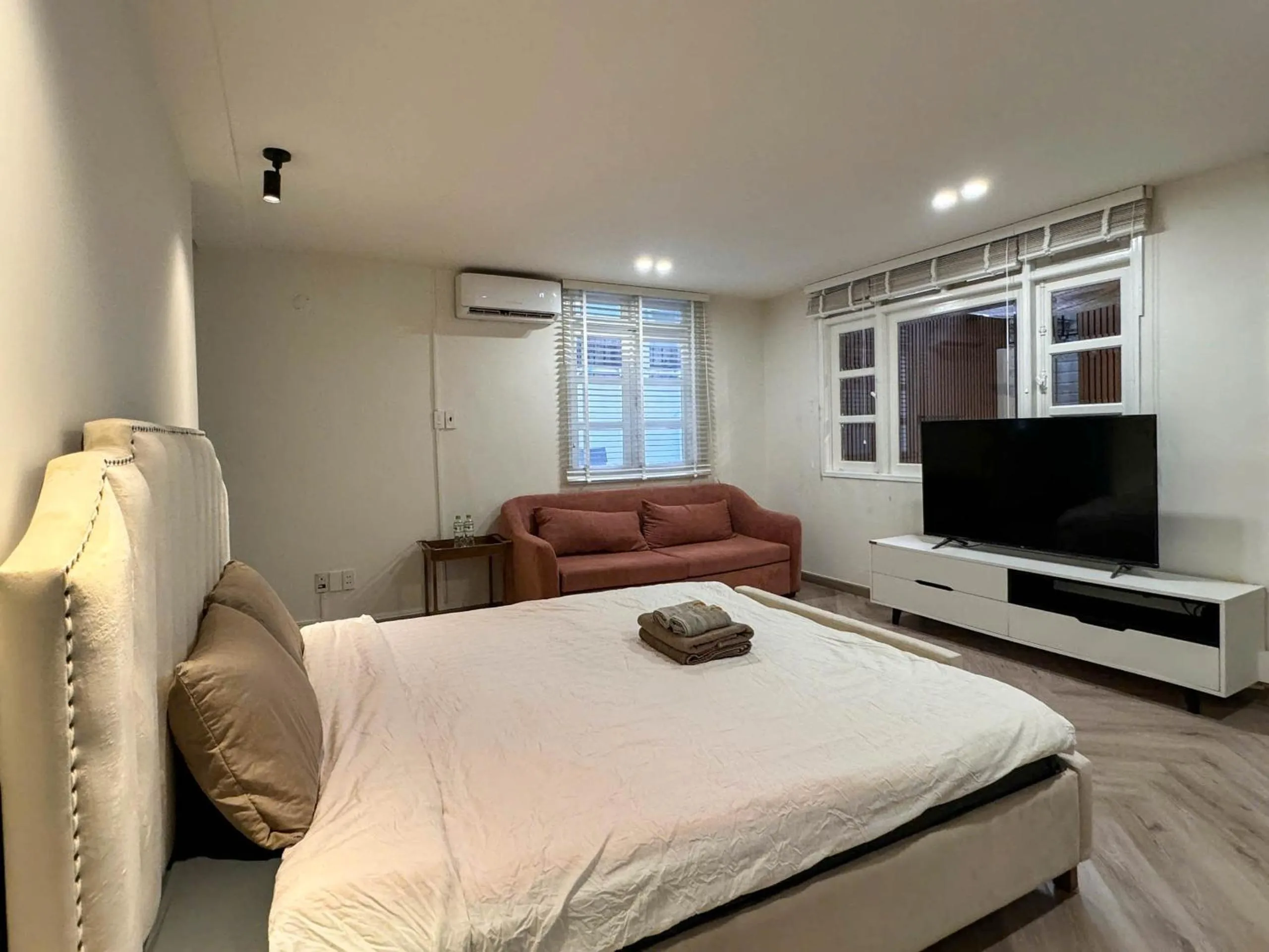 Bed in Zeus Living - Room in Villas An Phu