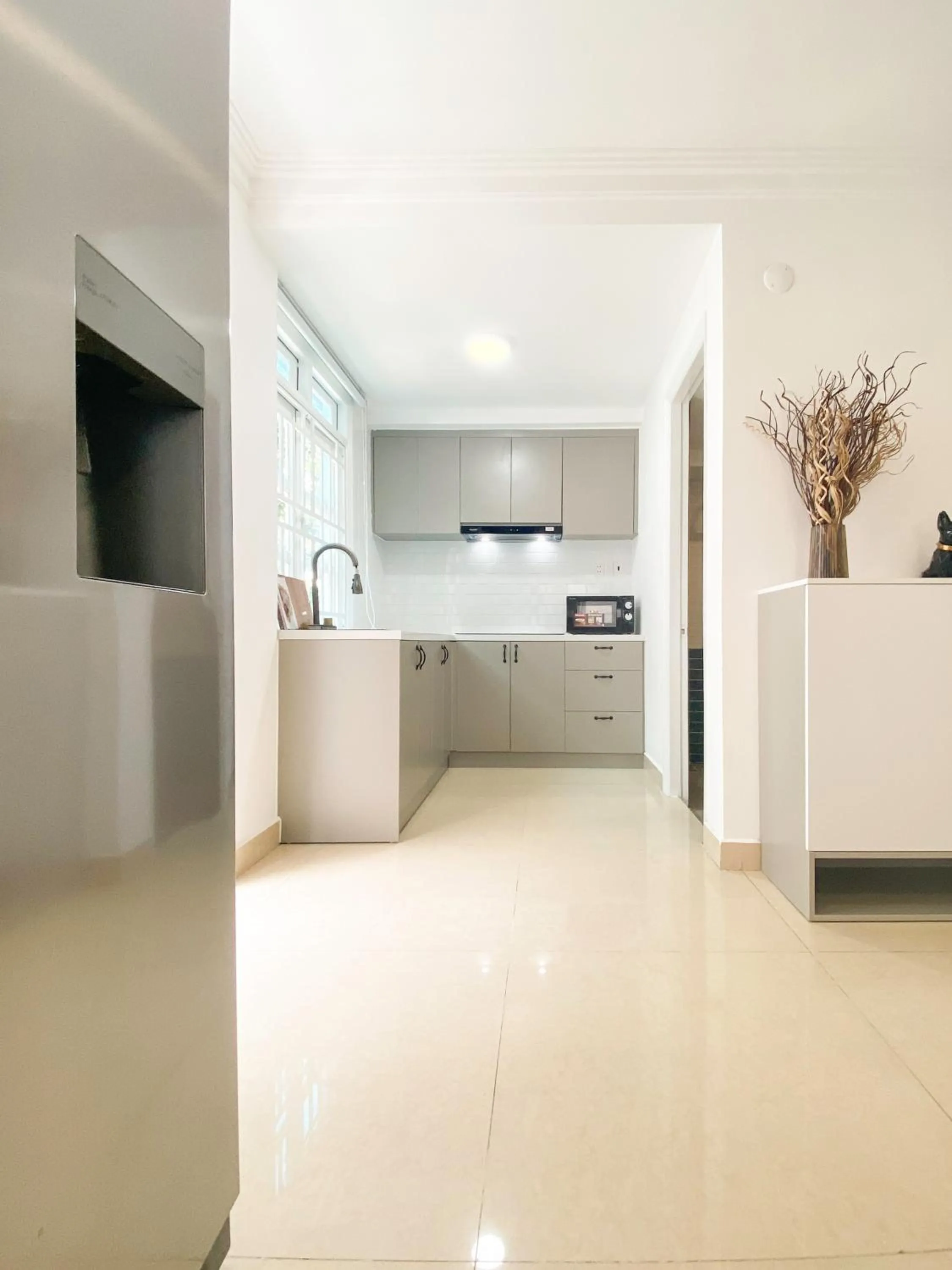 TV and multimedia in Zeus Living - Room in Villas An Phu