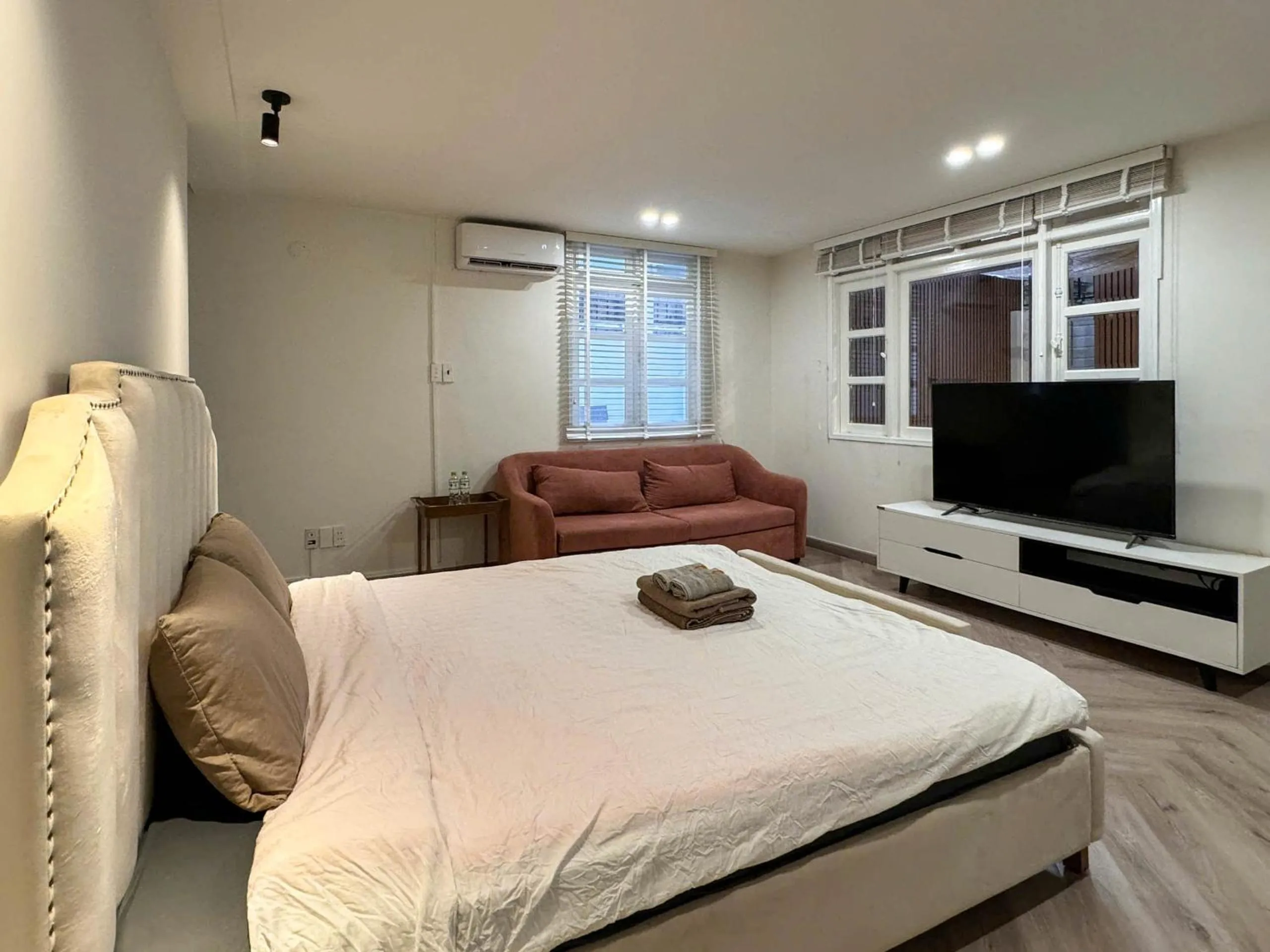 Bed in Zeus Living - Room in Villas An Phu