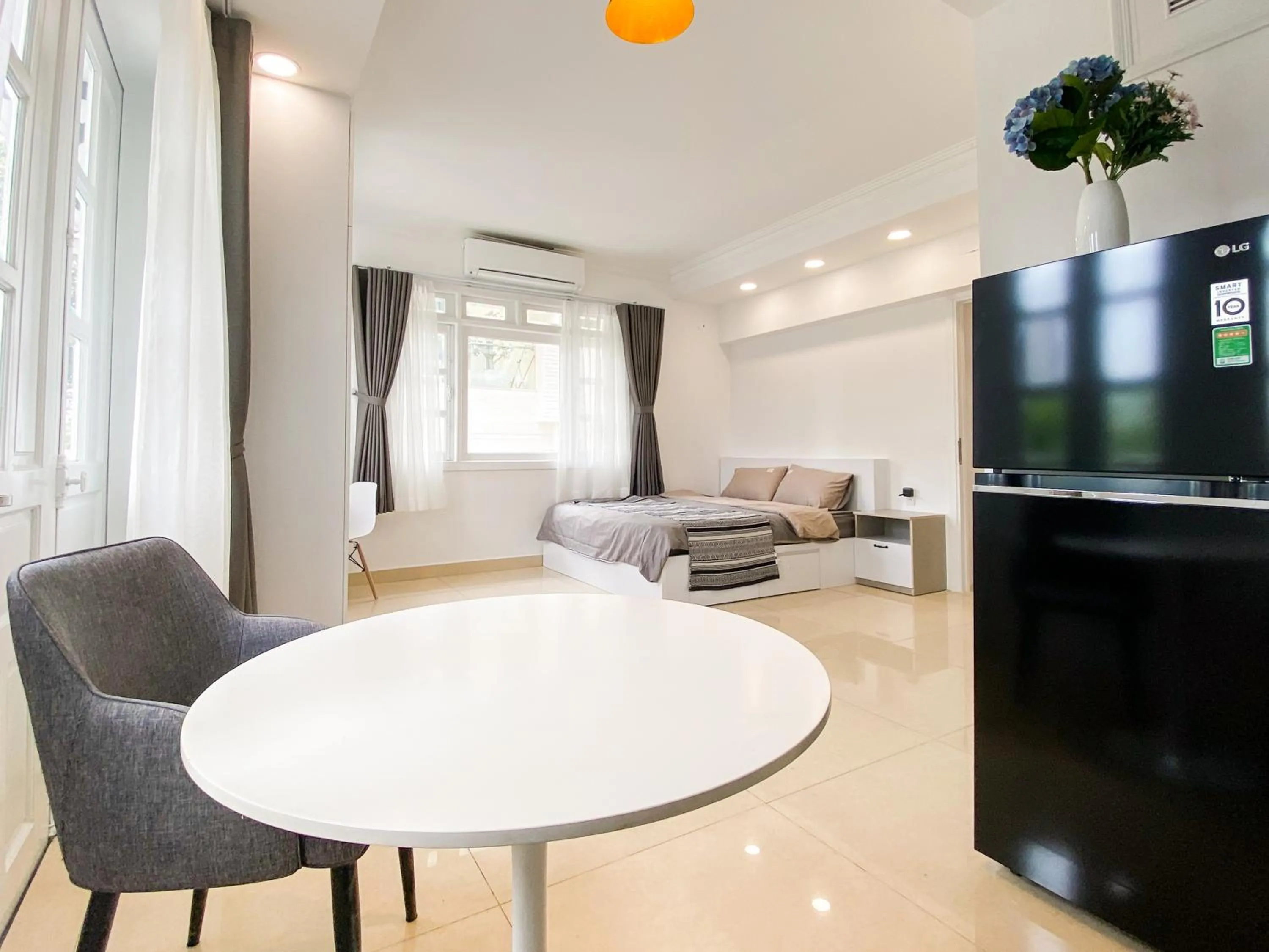 TV and multimedia in Zeus Living - Room in Villas An Phu