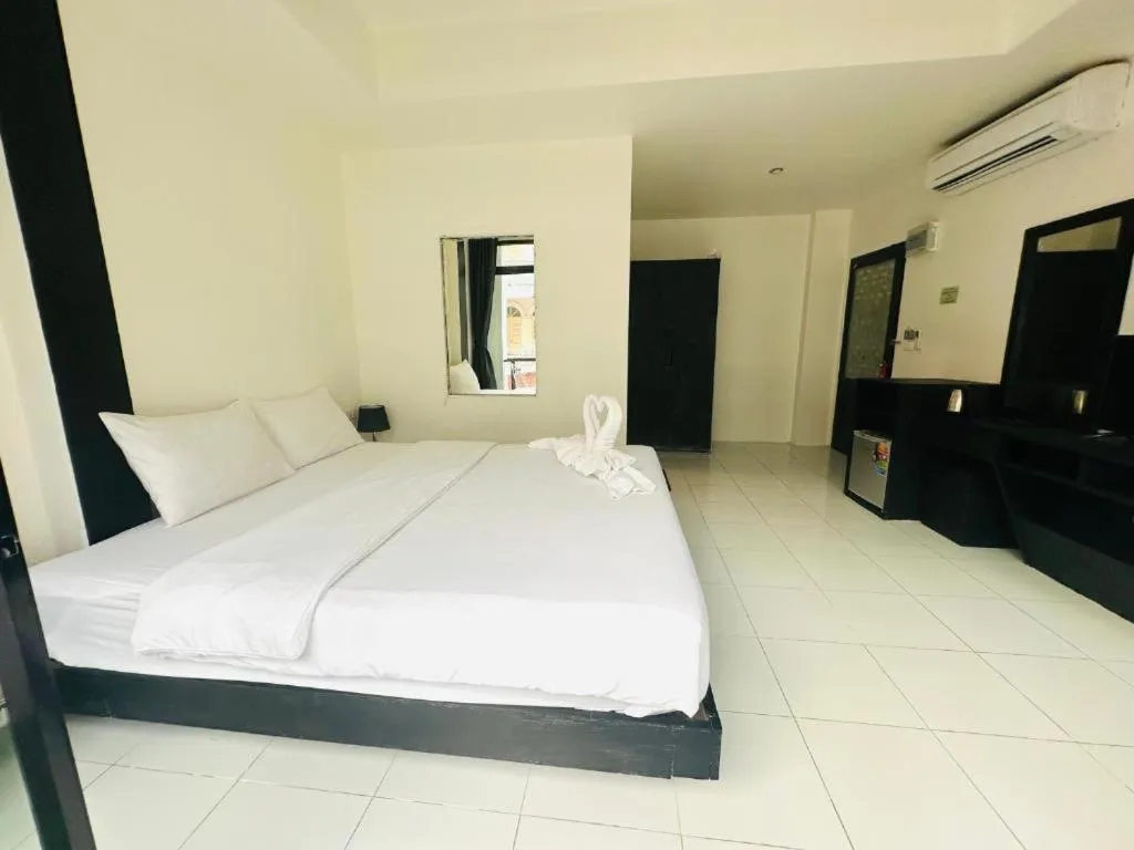 Bed in Beachwalk Patong