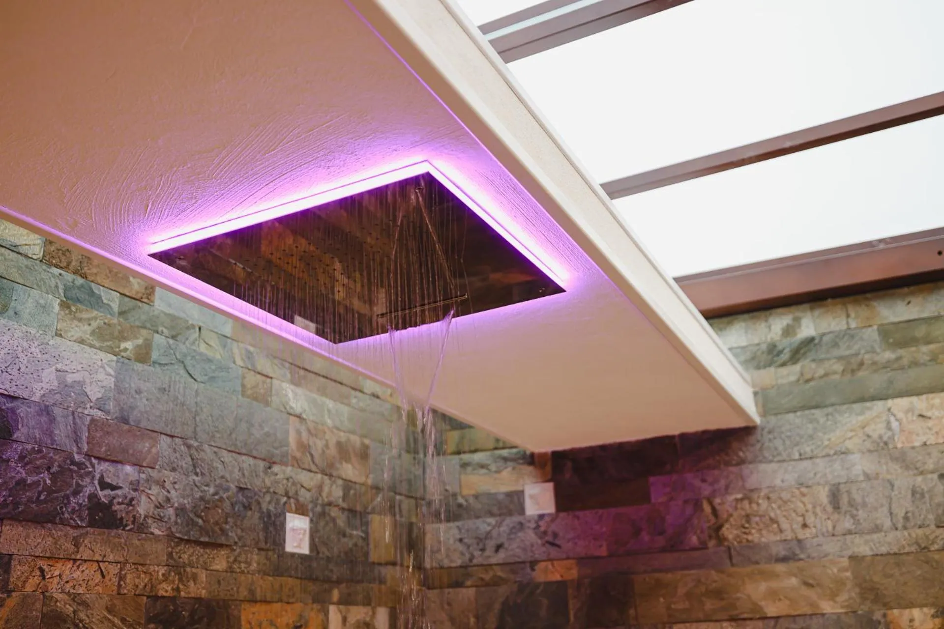 Shower in Incentro Domus