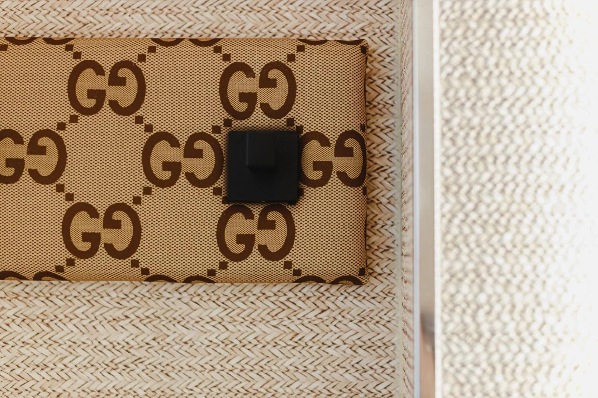 Decorative detail in Incentro Domus