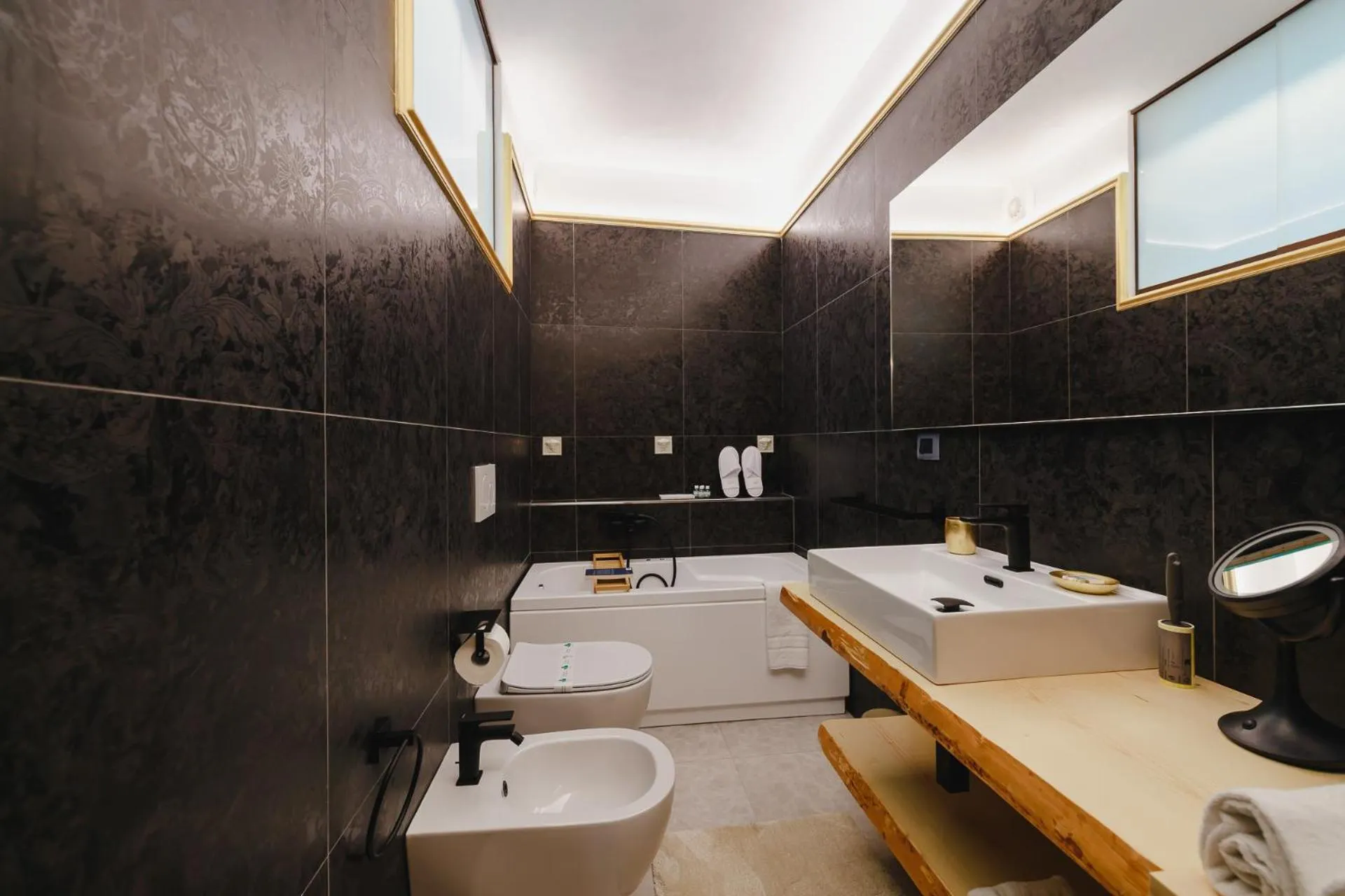 Toilet in Incentro Domus