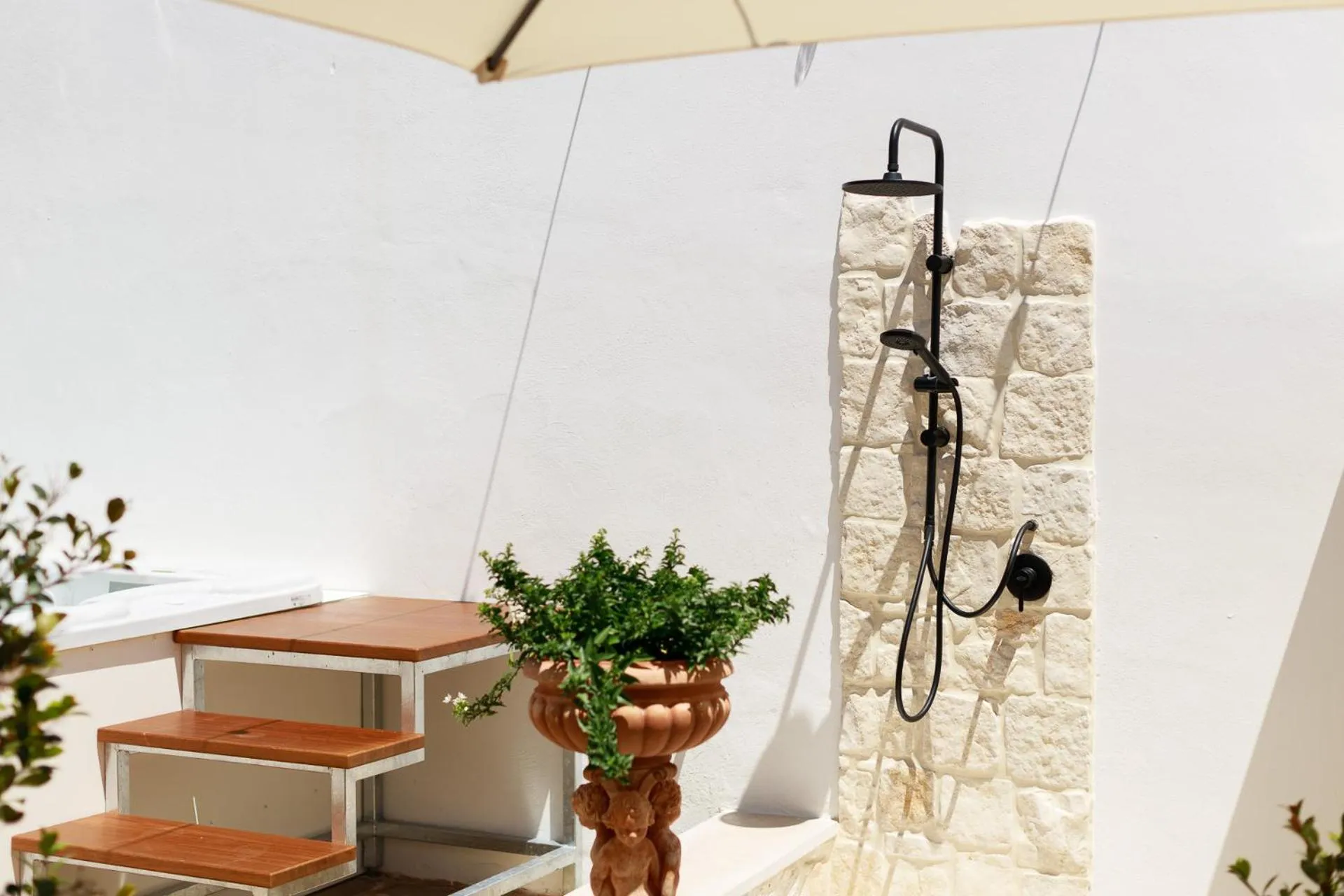 Shower in Incentro Domus