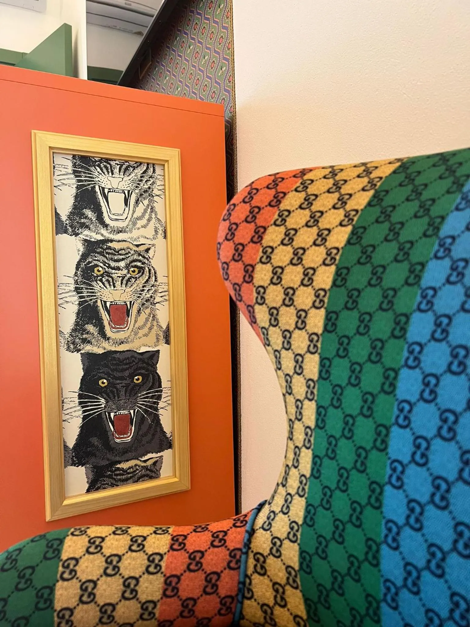 Decorative detail in Incentro Domus