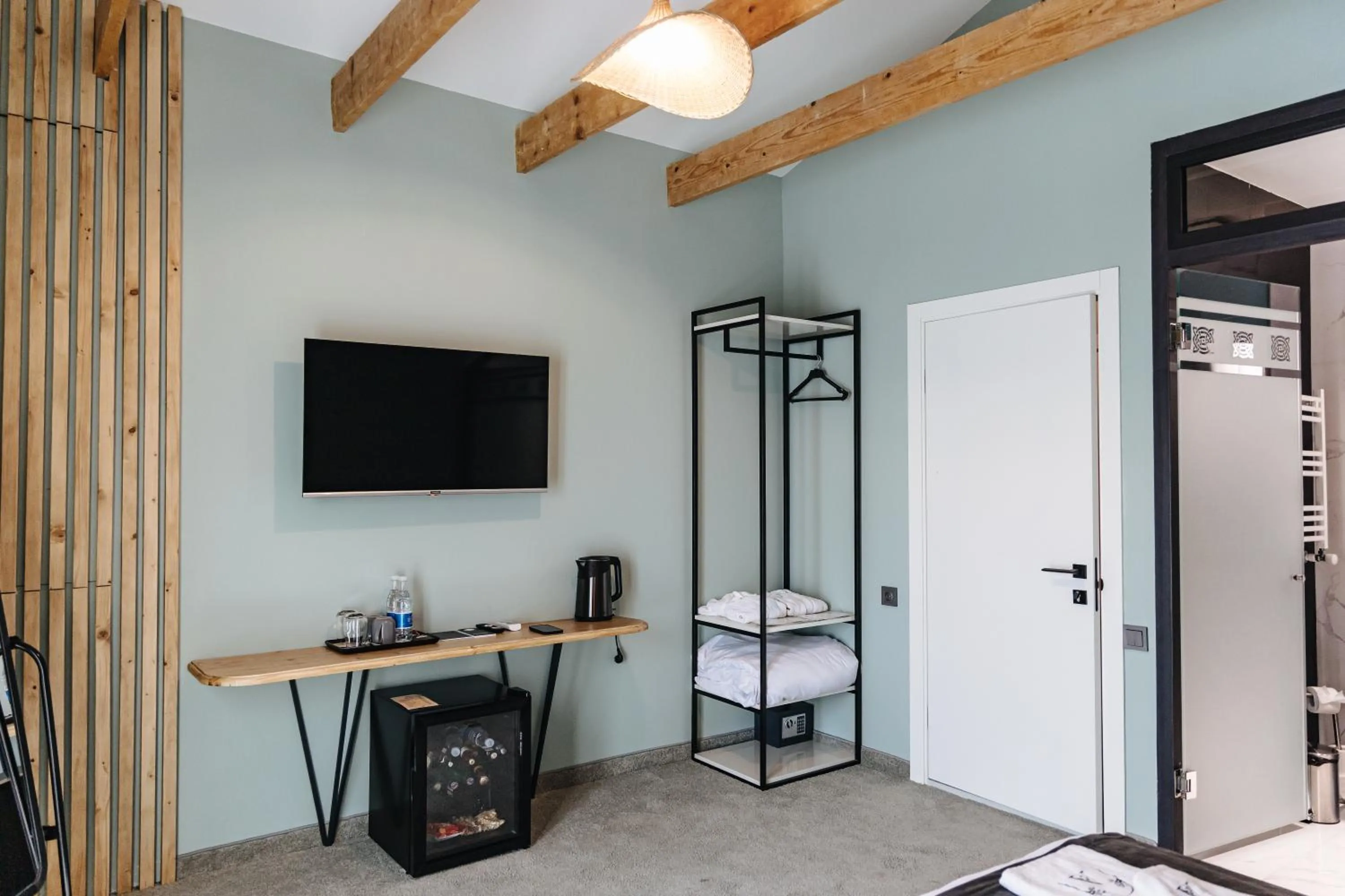 TV and multimedia in Ariam Boutique Hotel