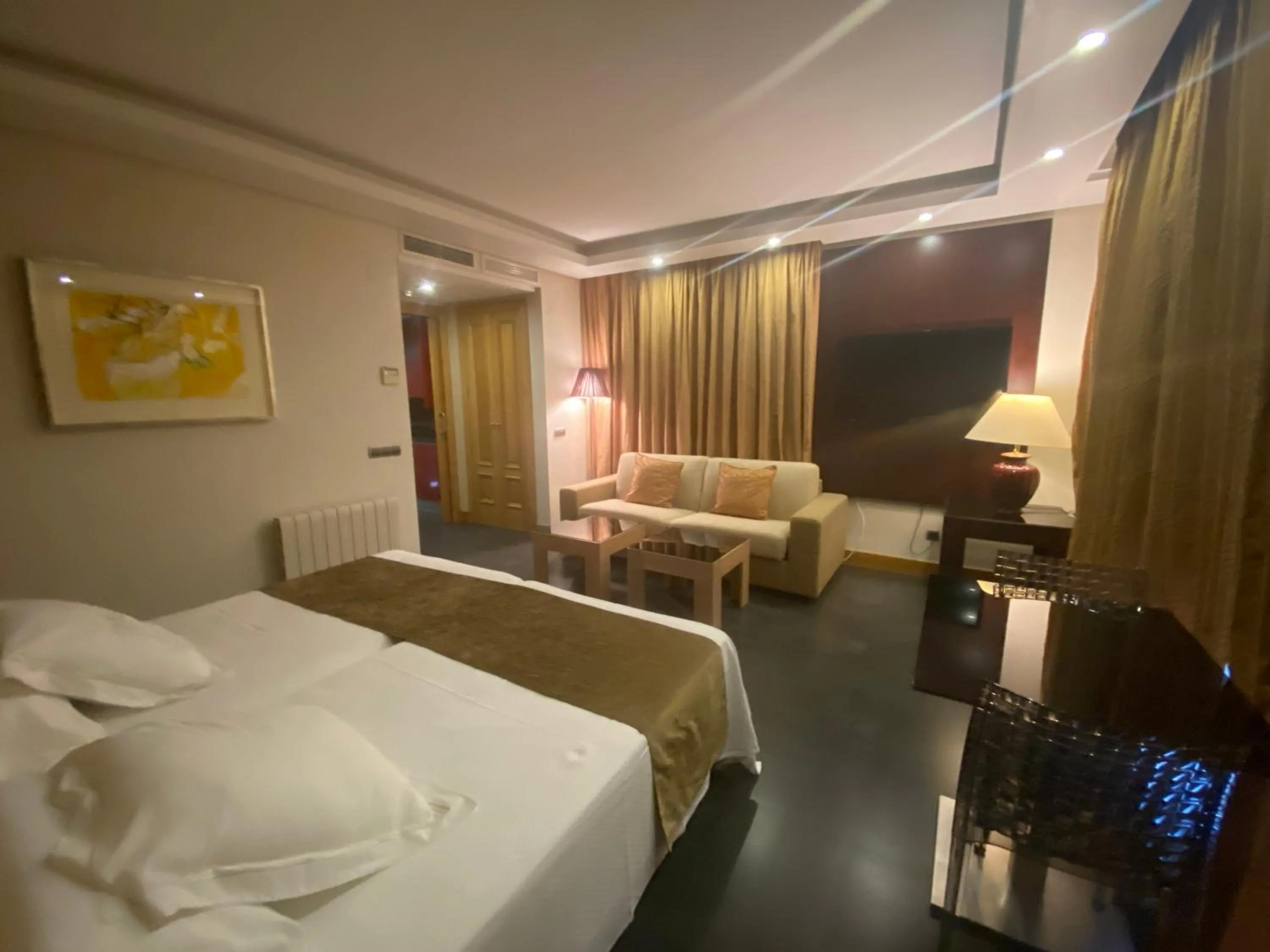 Bed in ArtPlatinum SUITES&APARTMENTS