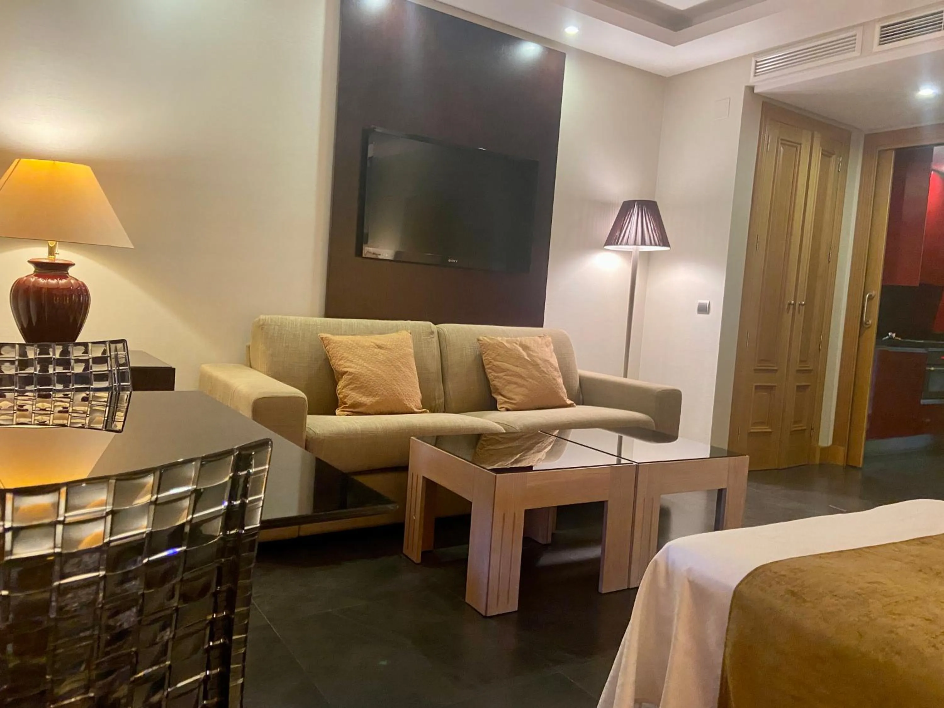 Bed in ArtPlatinum SUITES&APARTMENTS