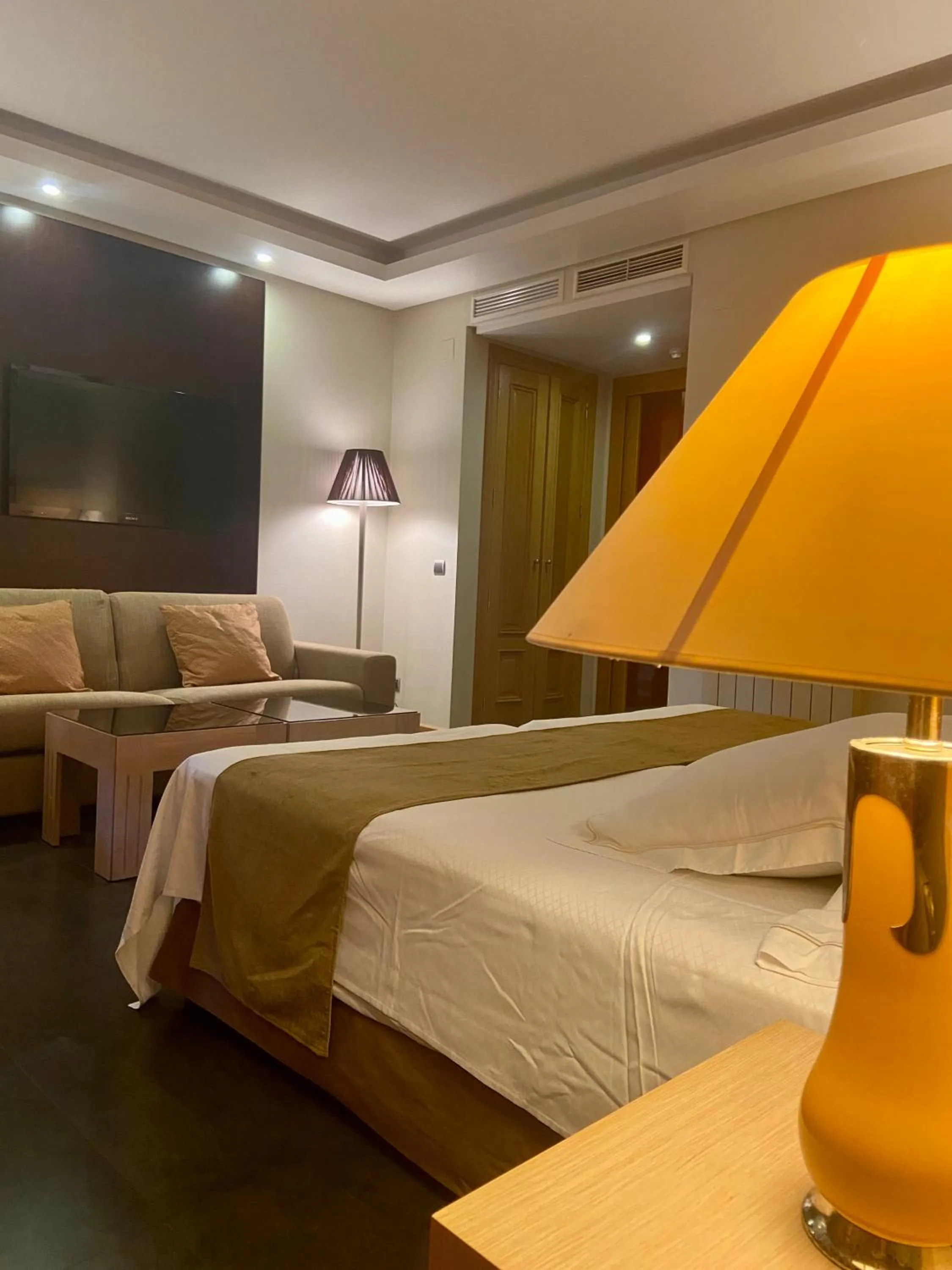 Bed in ArtPlatinum SUITES&APARTMENTS