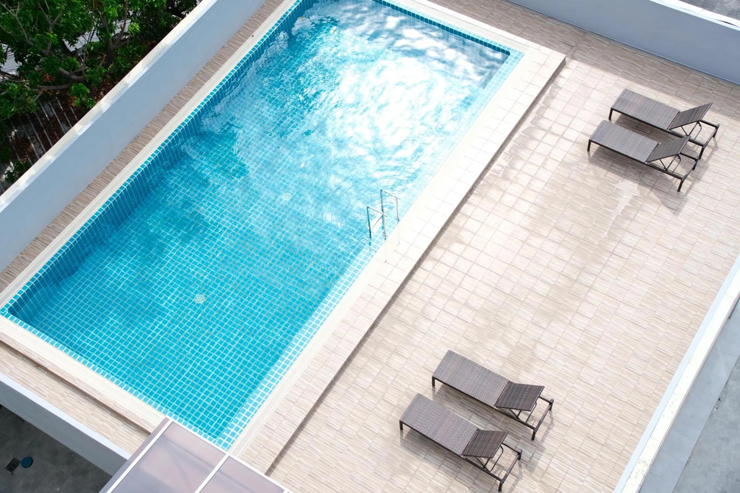 Swimming pool in Lucky Elephant Hotel