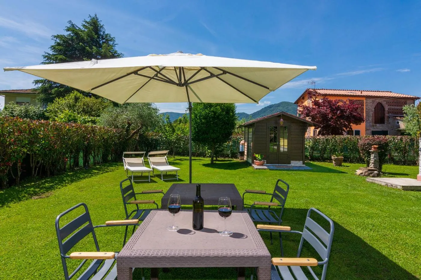 B&B Il Giardino dei Poeti and Apartaments