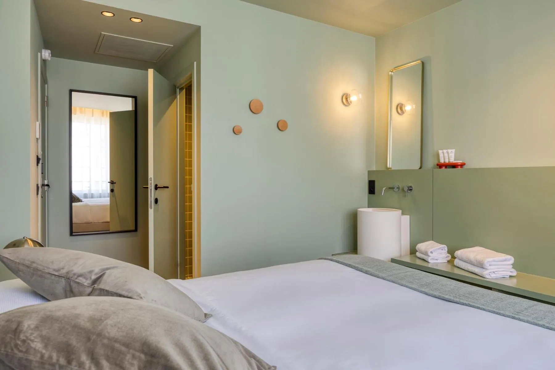 Photo of the whole room, Bed in Maison Arya